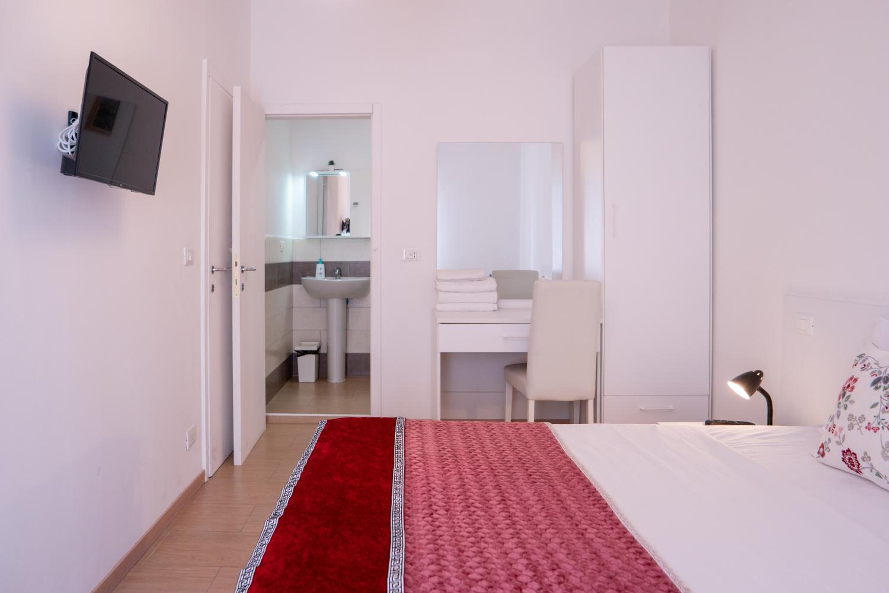 Deluxe Double Room - Photo 3
