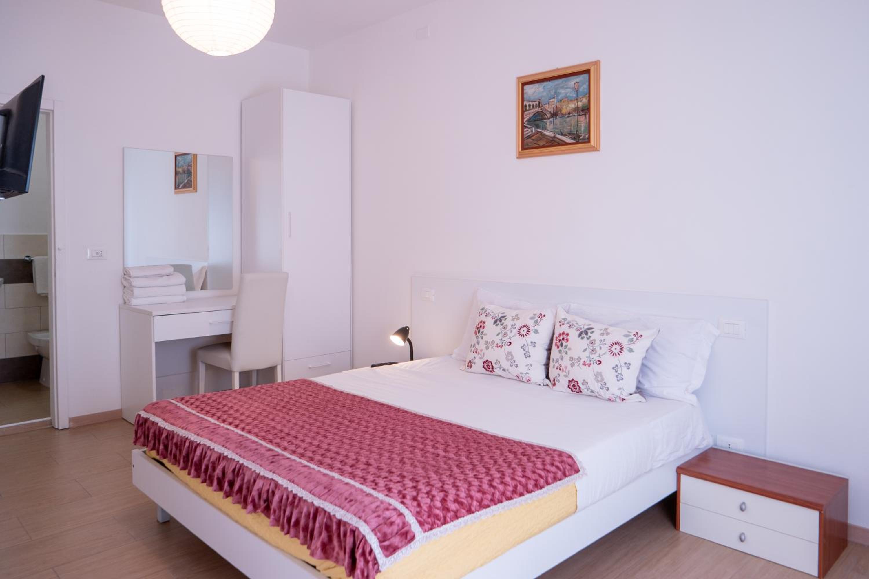 Deluxe Double Room - Photo 2