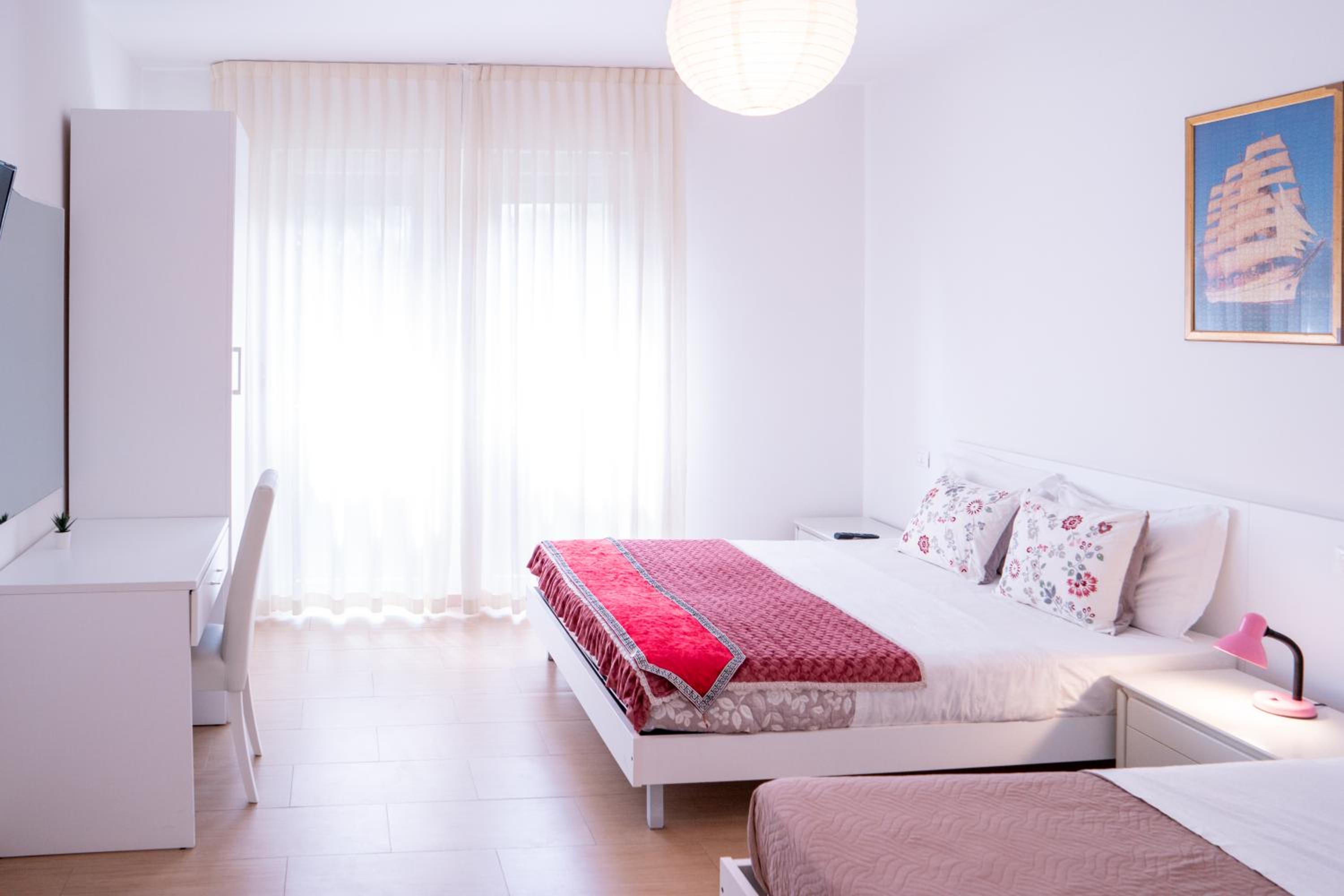 Deluxe Triple Room - Photo 2