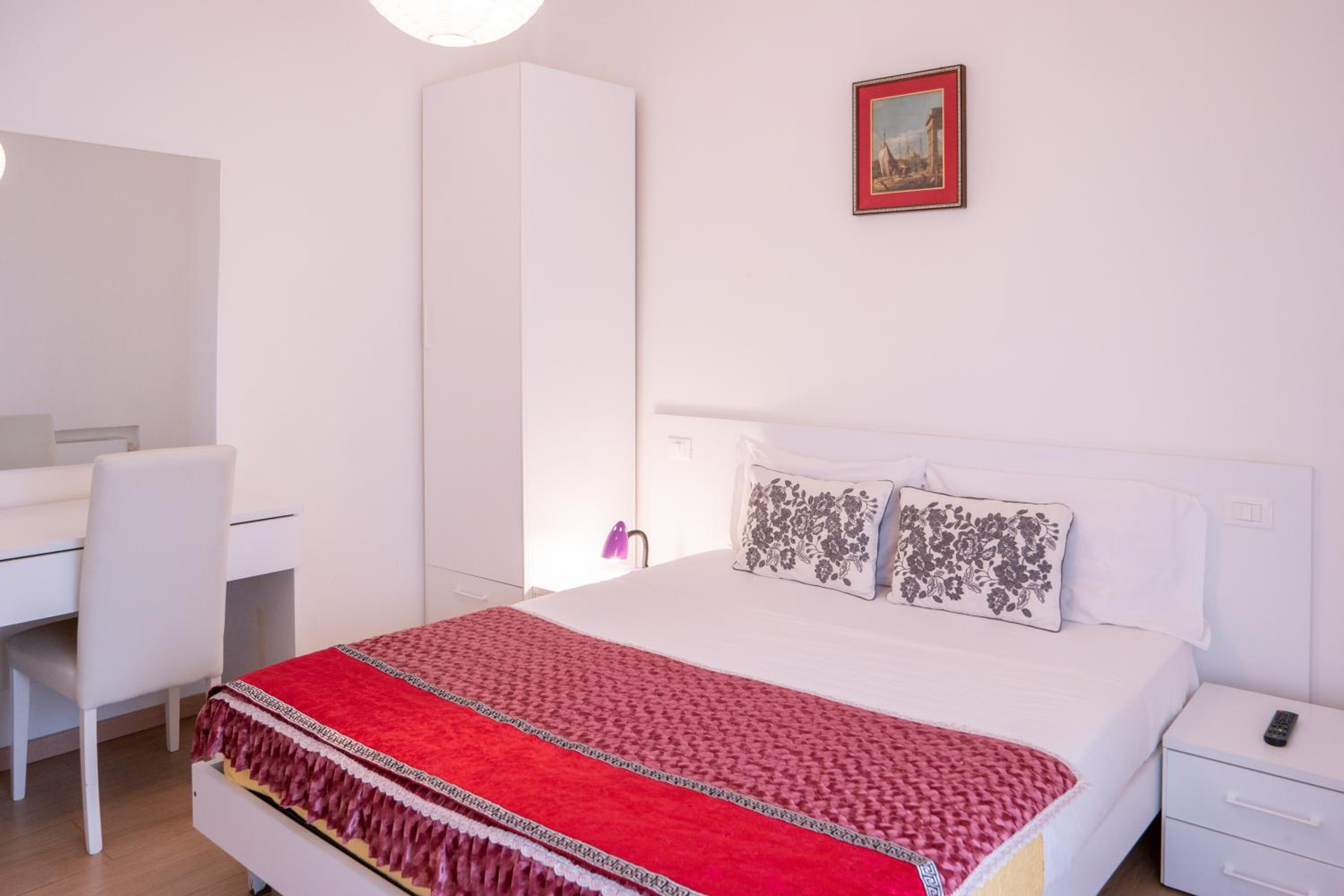 Deluxe Double Room - Photo 1