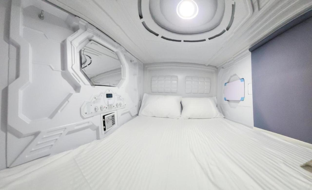 Mixed Dormitory Room