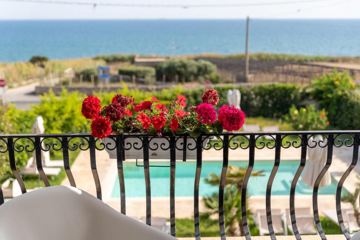Apartment with Sea View photo 2