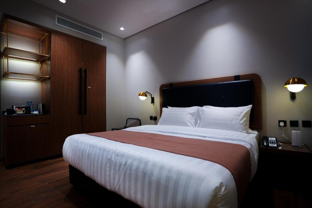 King Room - Disability Access photo 2