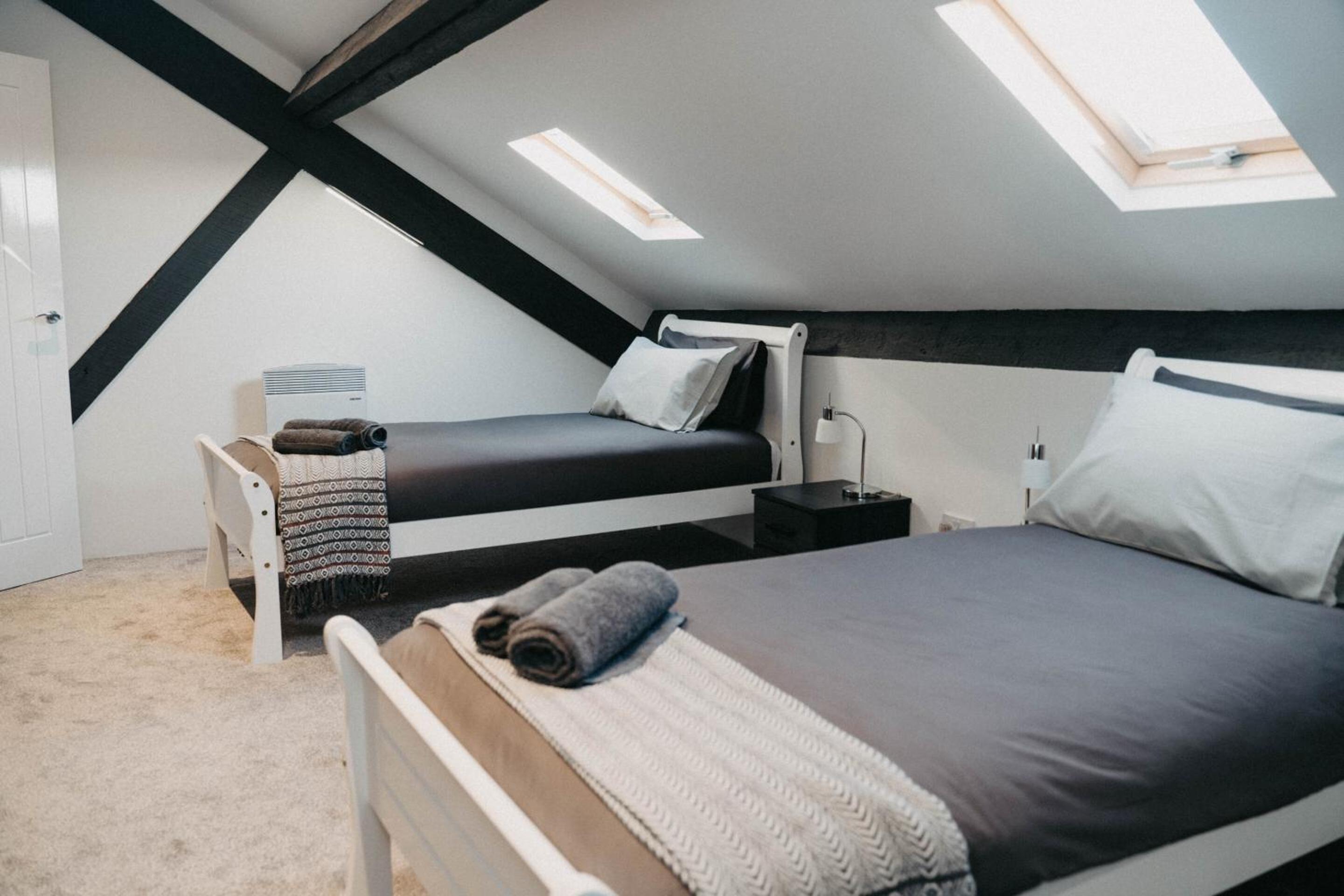 One-Bedroom Apartment - Photo 1
