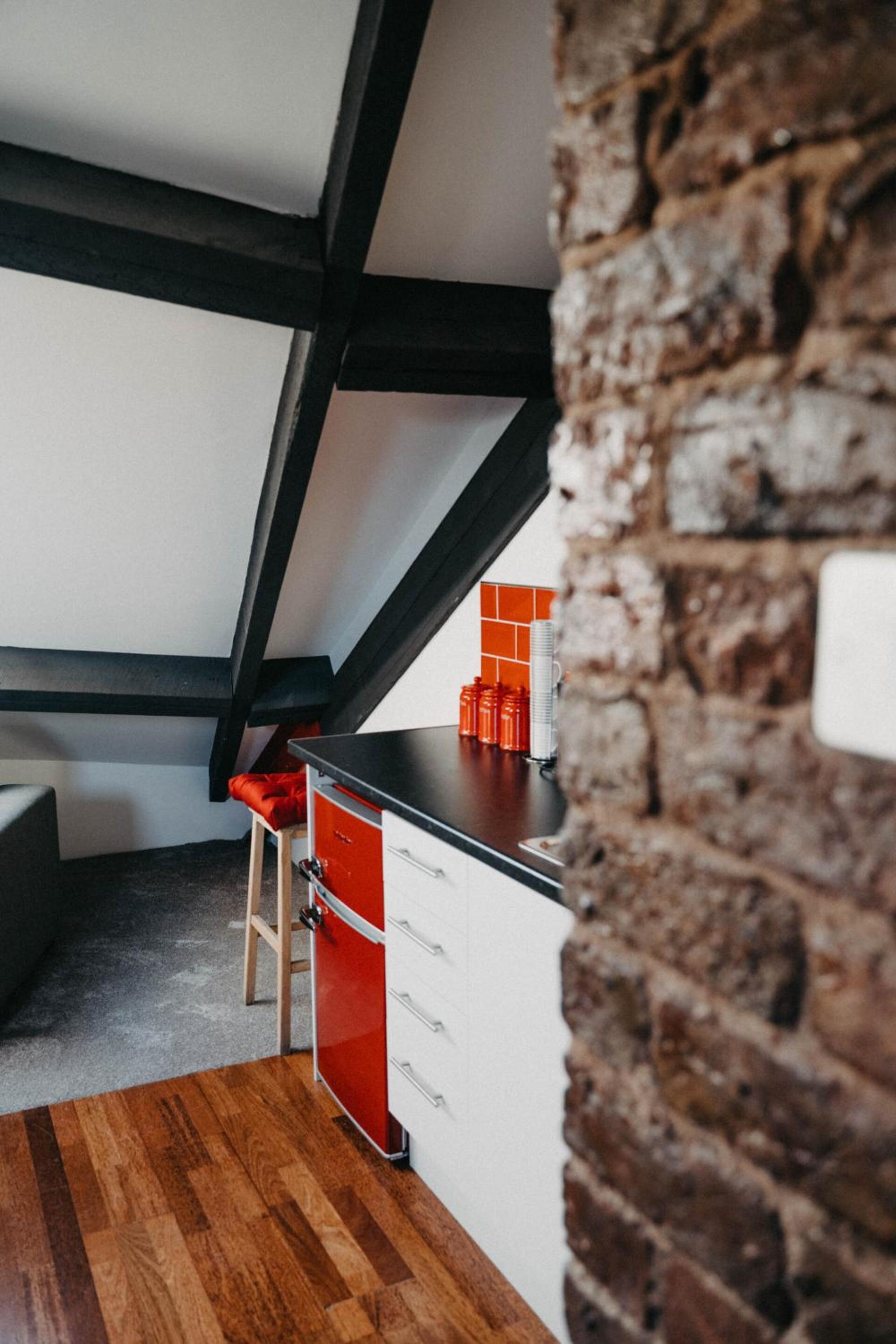 One-Bedroom Apartment - Photo 4