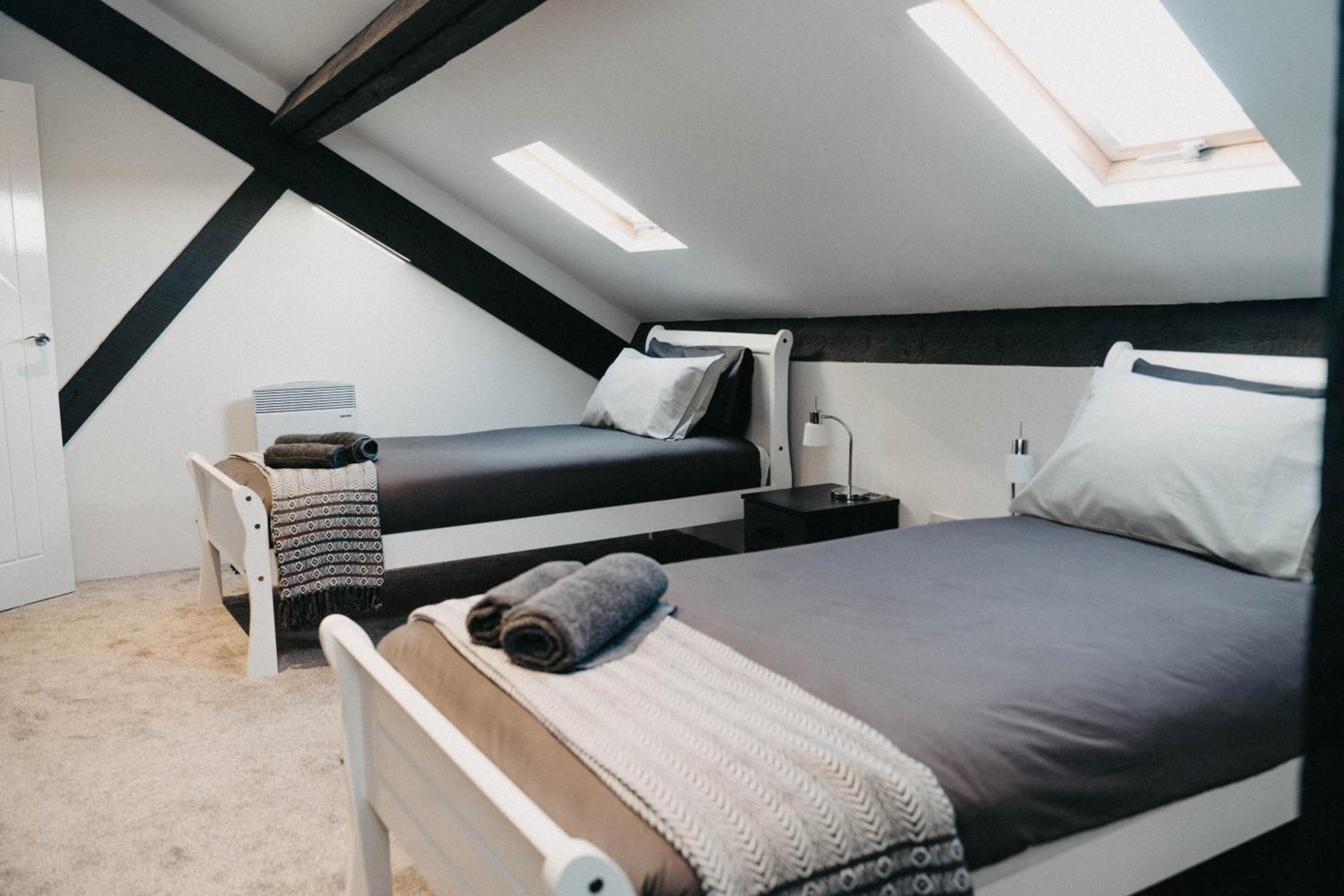 One-Bedroom Apartment - Photo 7