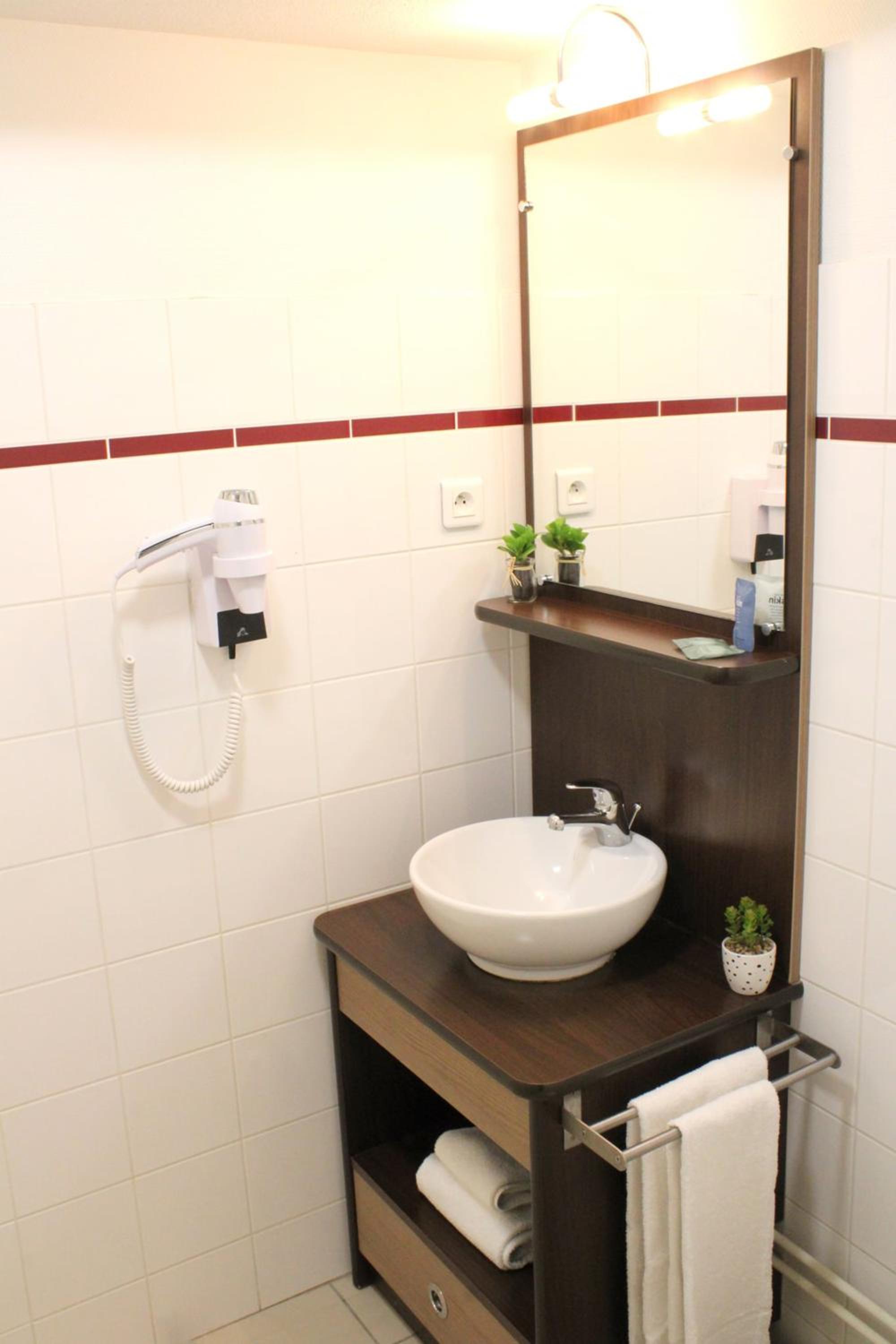 Apartment - Photo 2