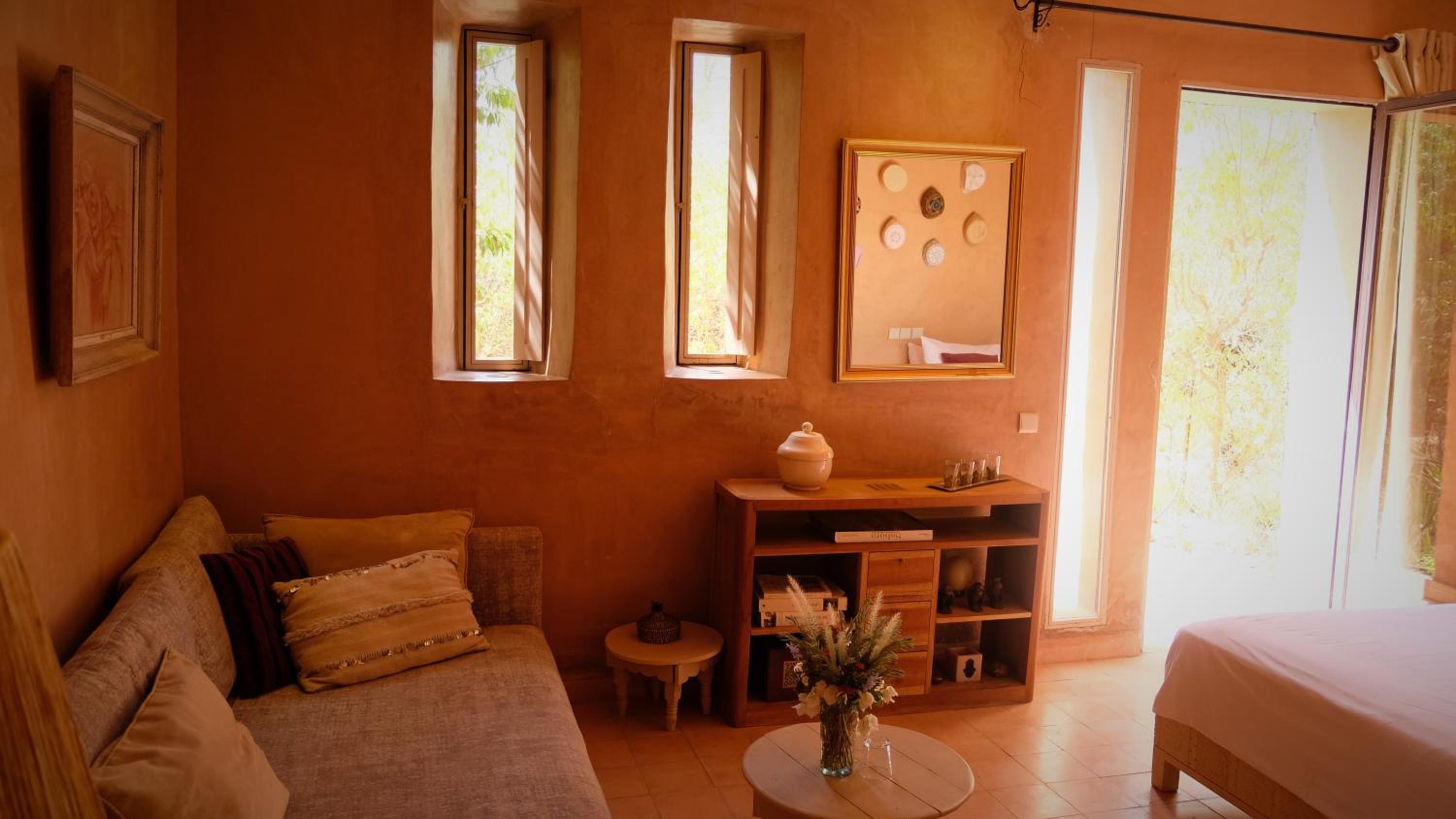 Double Room with Private Bathroom - Photo 10