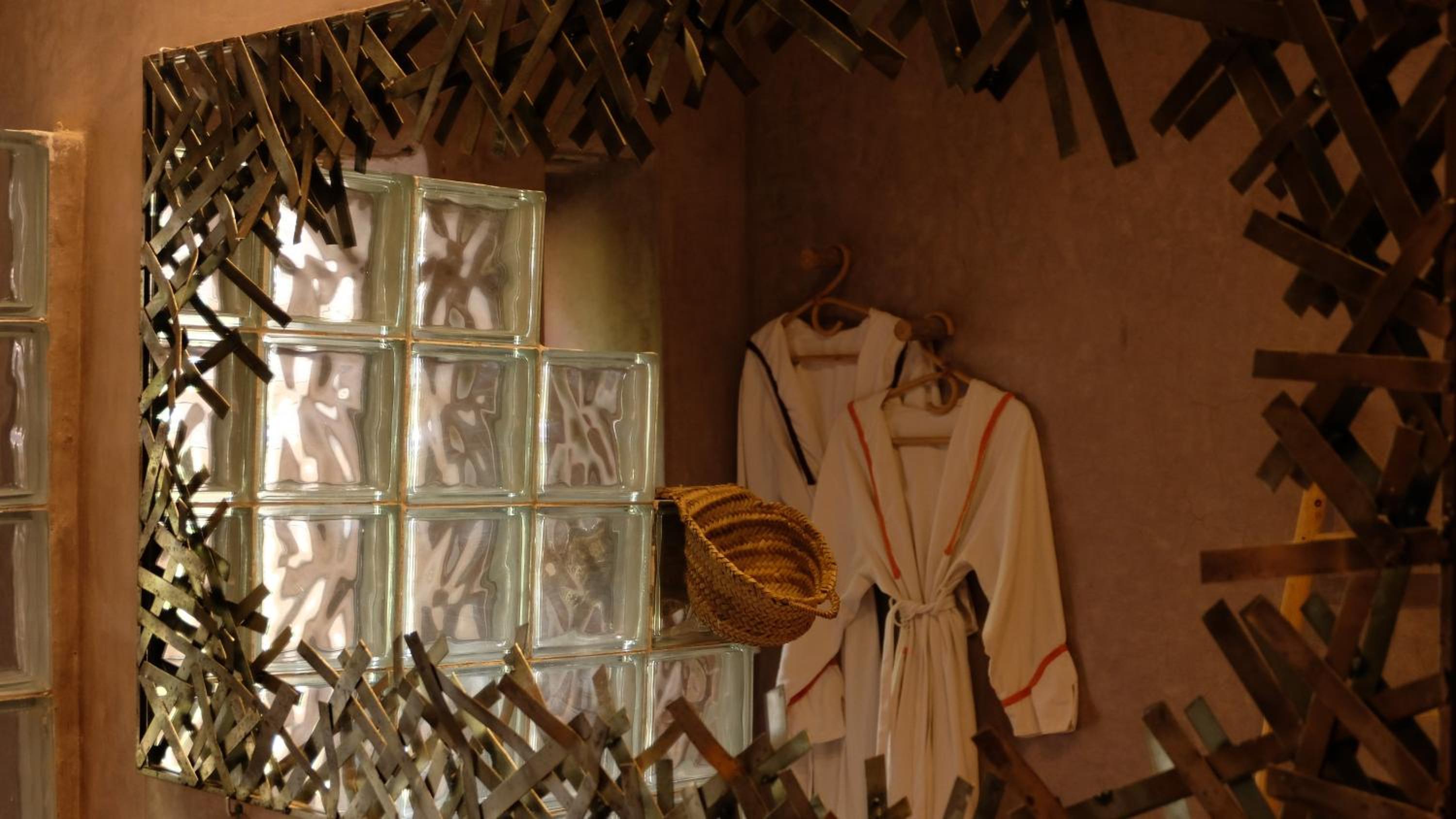 Deluxe Suite - Photo 11
