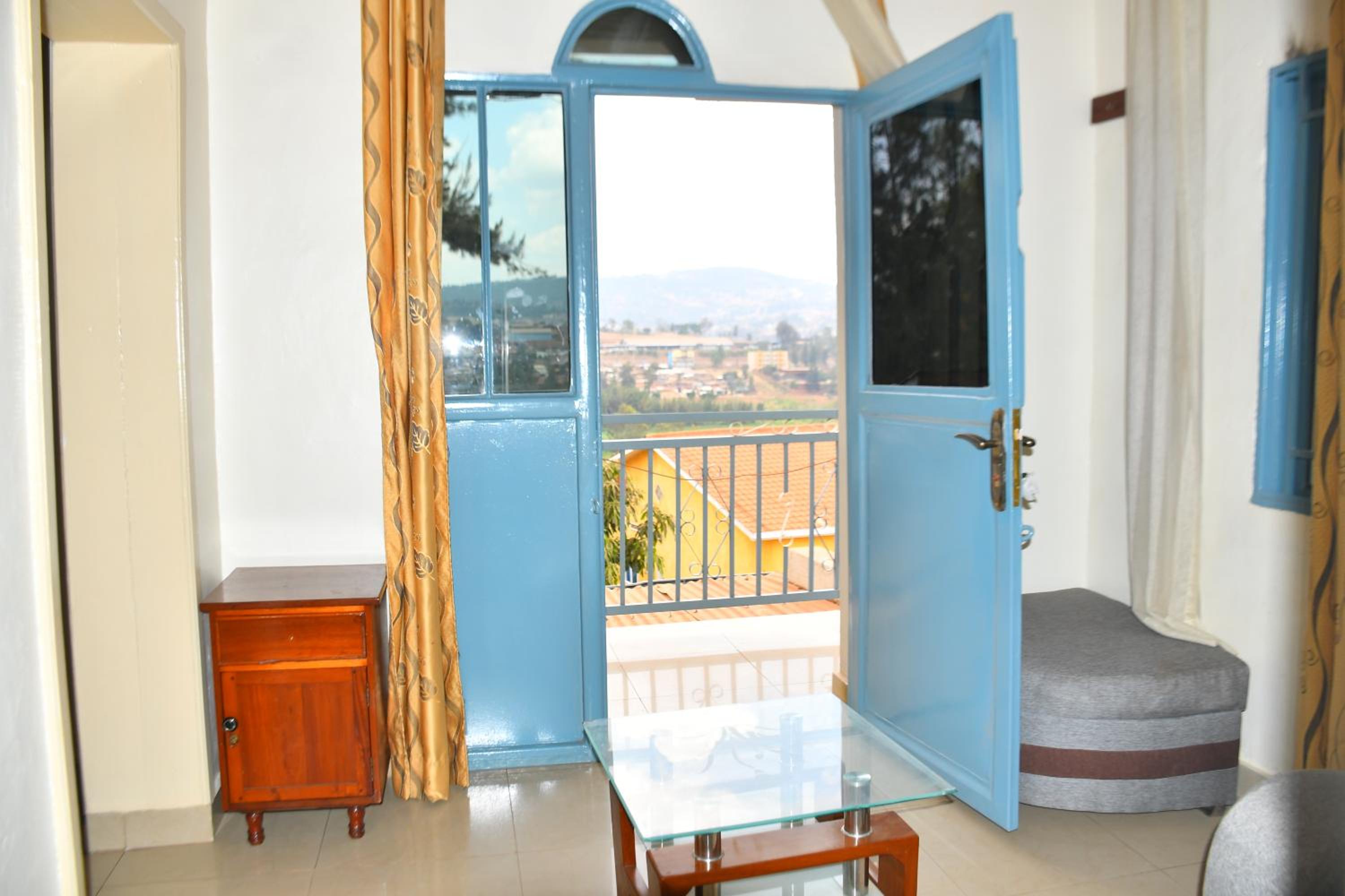 Double Room with Balcony photo 3