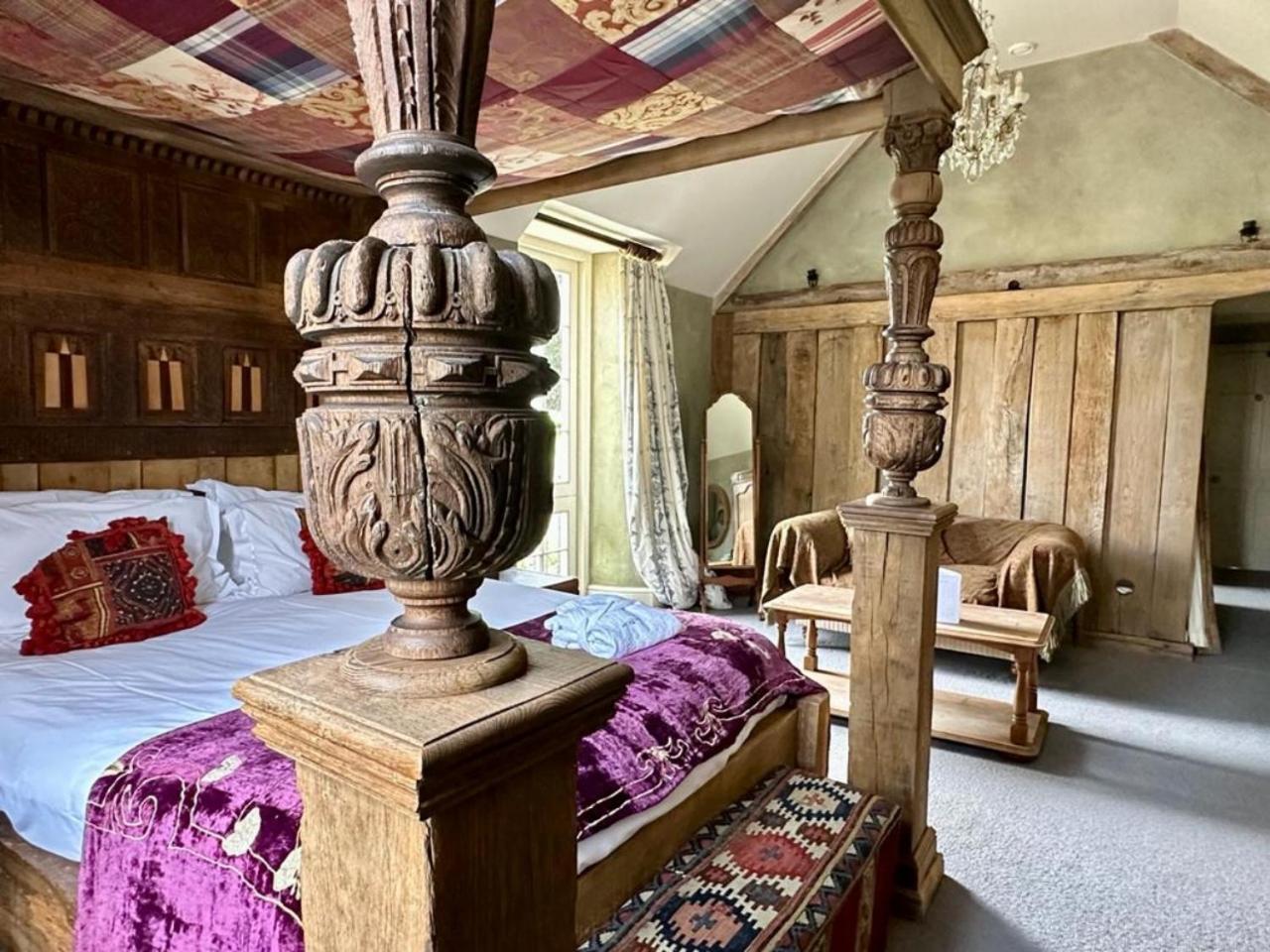 Deluxe with Balcony - Photo 3