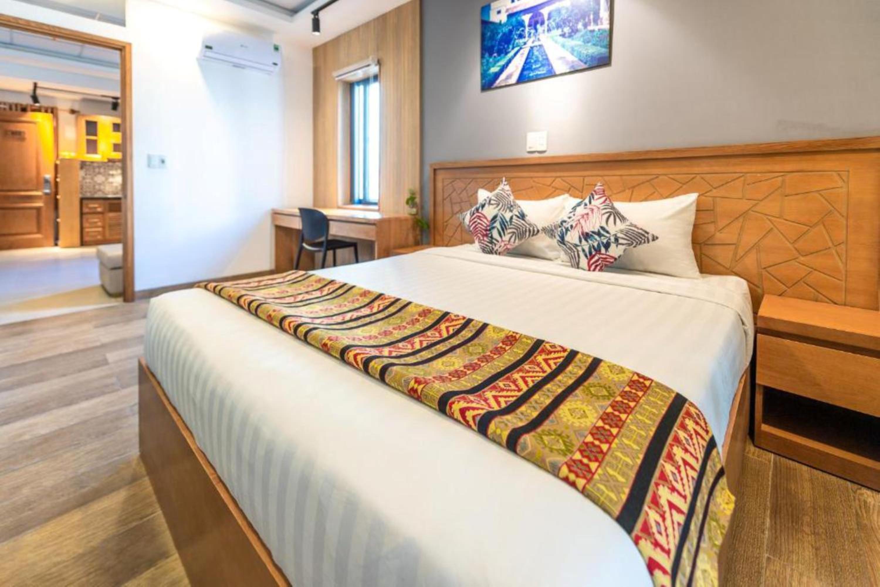 Deluxe Apartment with Sea View - Photo 5