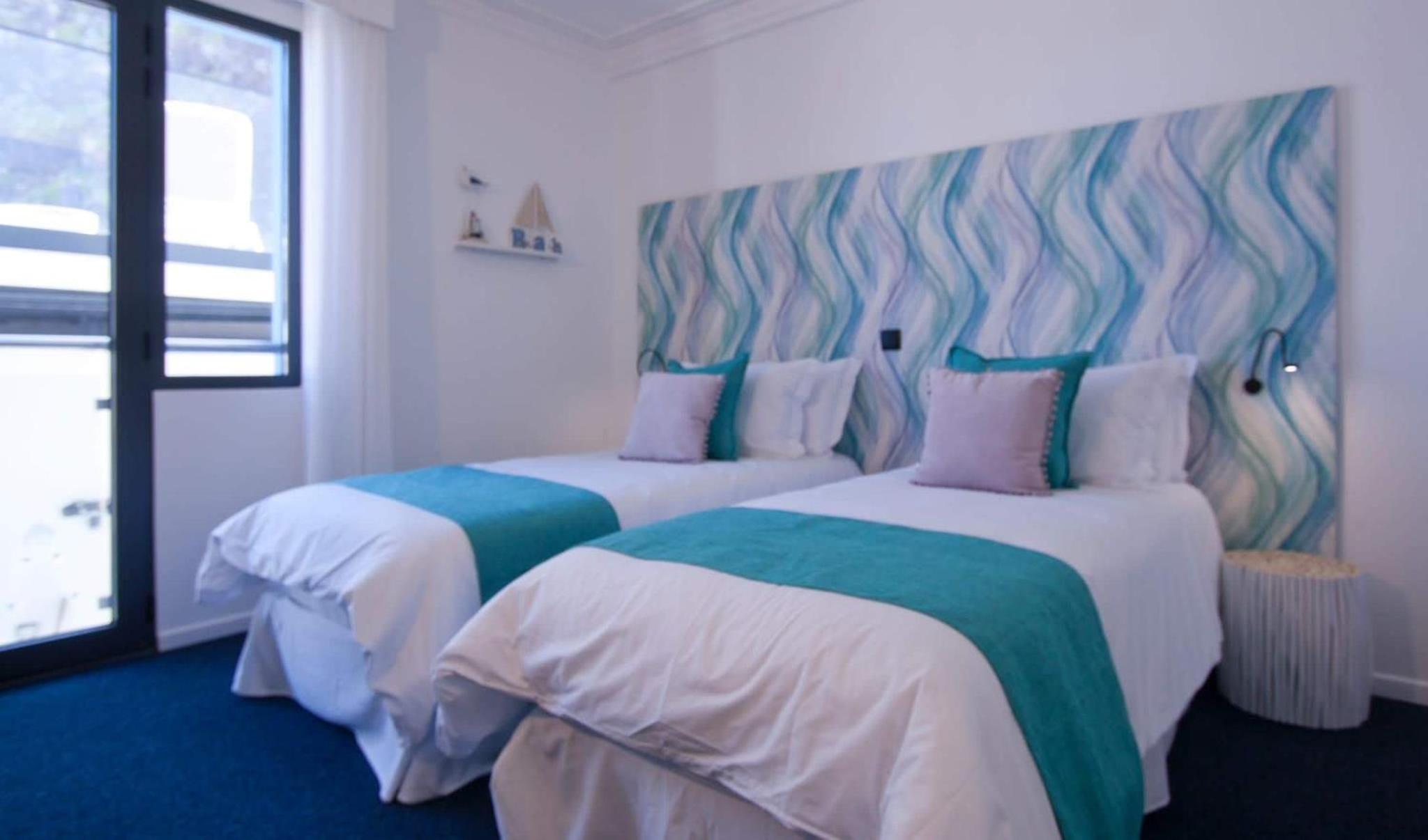 Standard Twin Room - Photo 4