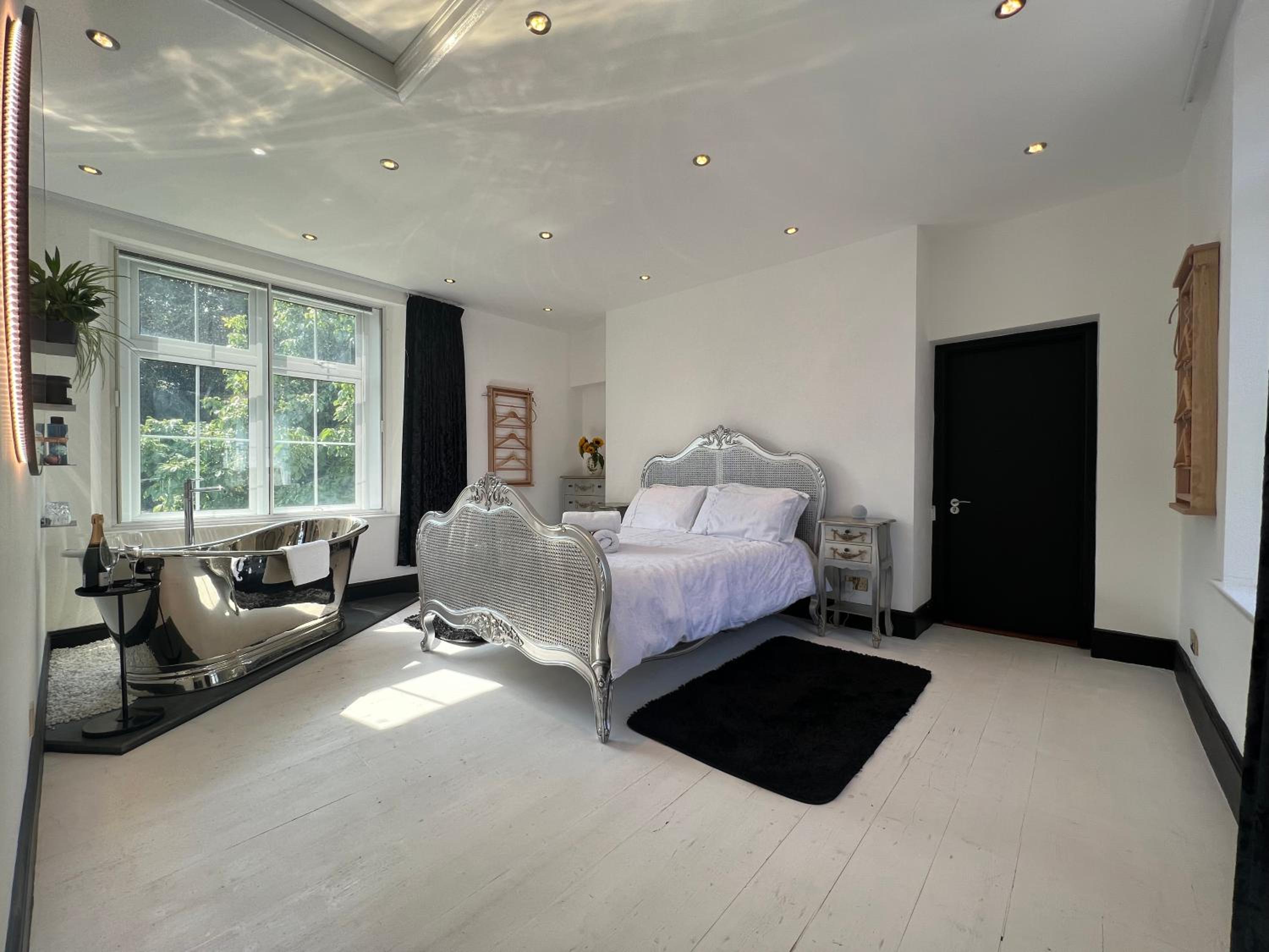 Superior King Room photo 3