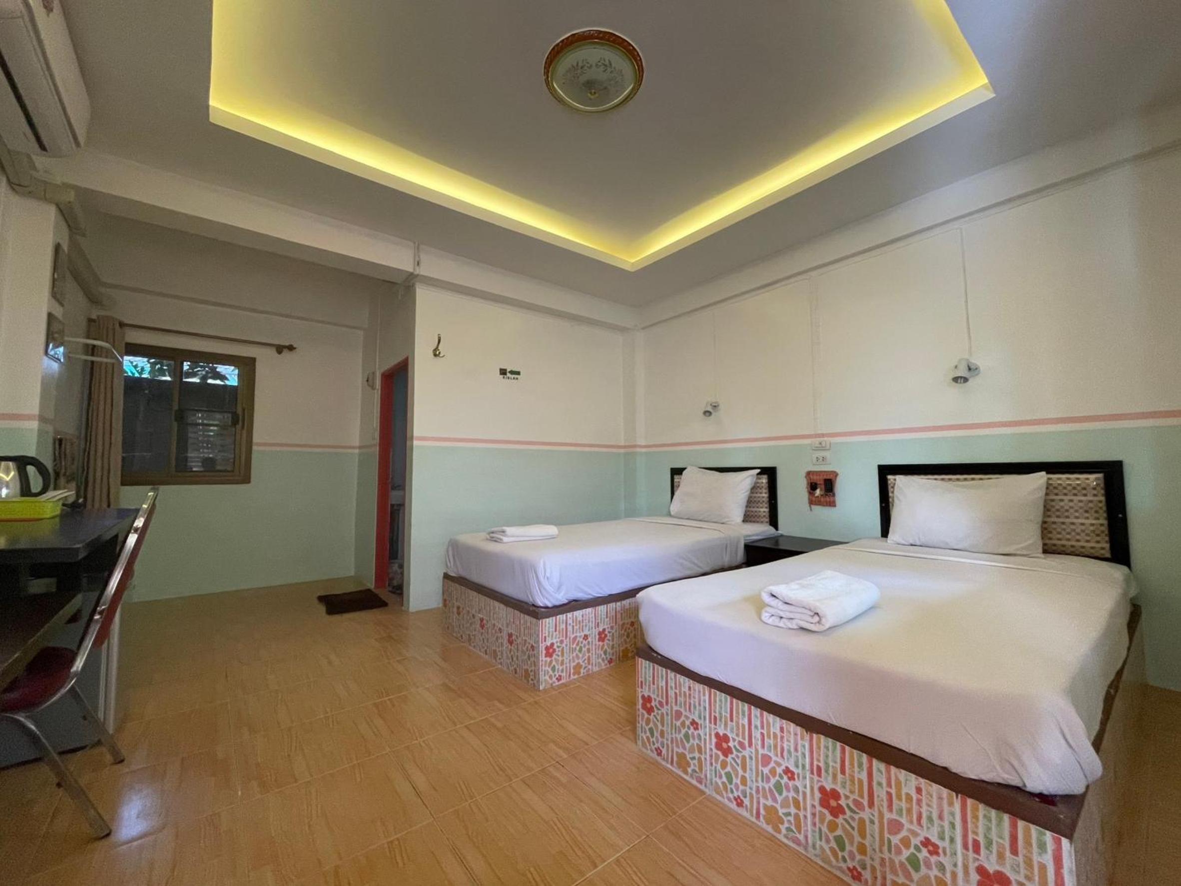 Standard Twin Room - Photo 1