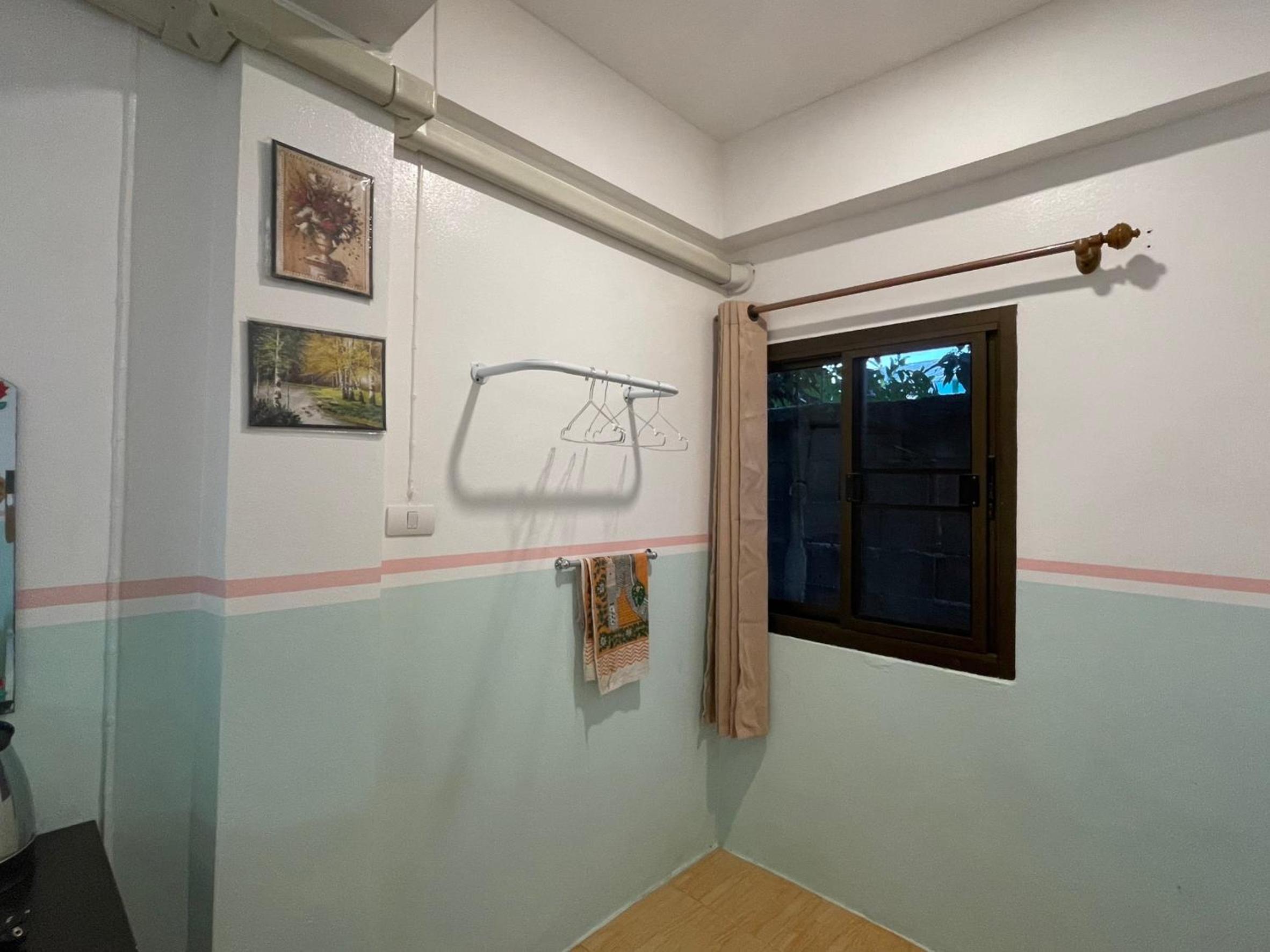 Standard Twin Room - Photo 3