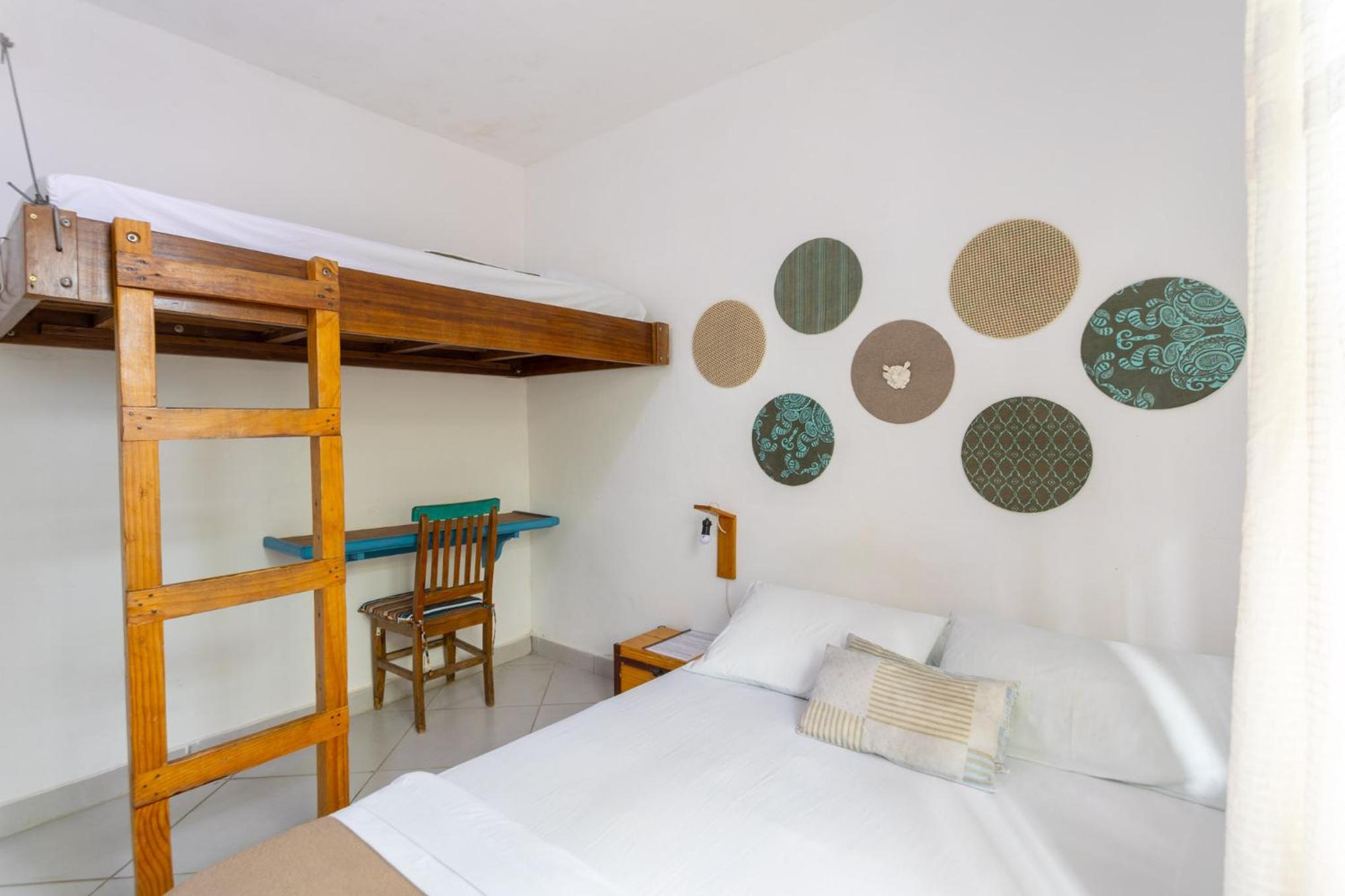 Economy Triple Room - Photo 8