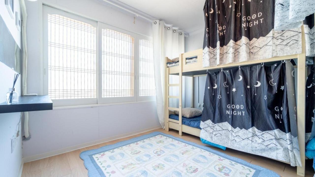 Bed In 4-Bed Male Dormitory Room - Photo 7