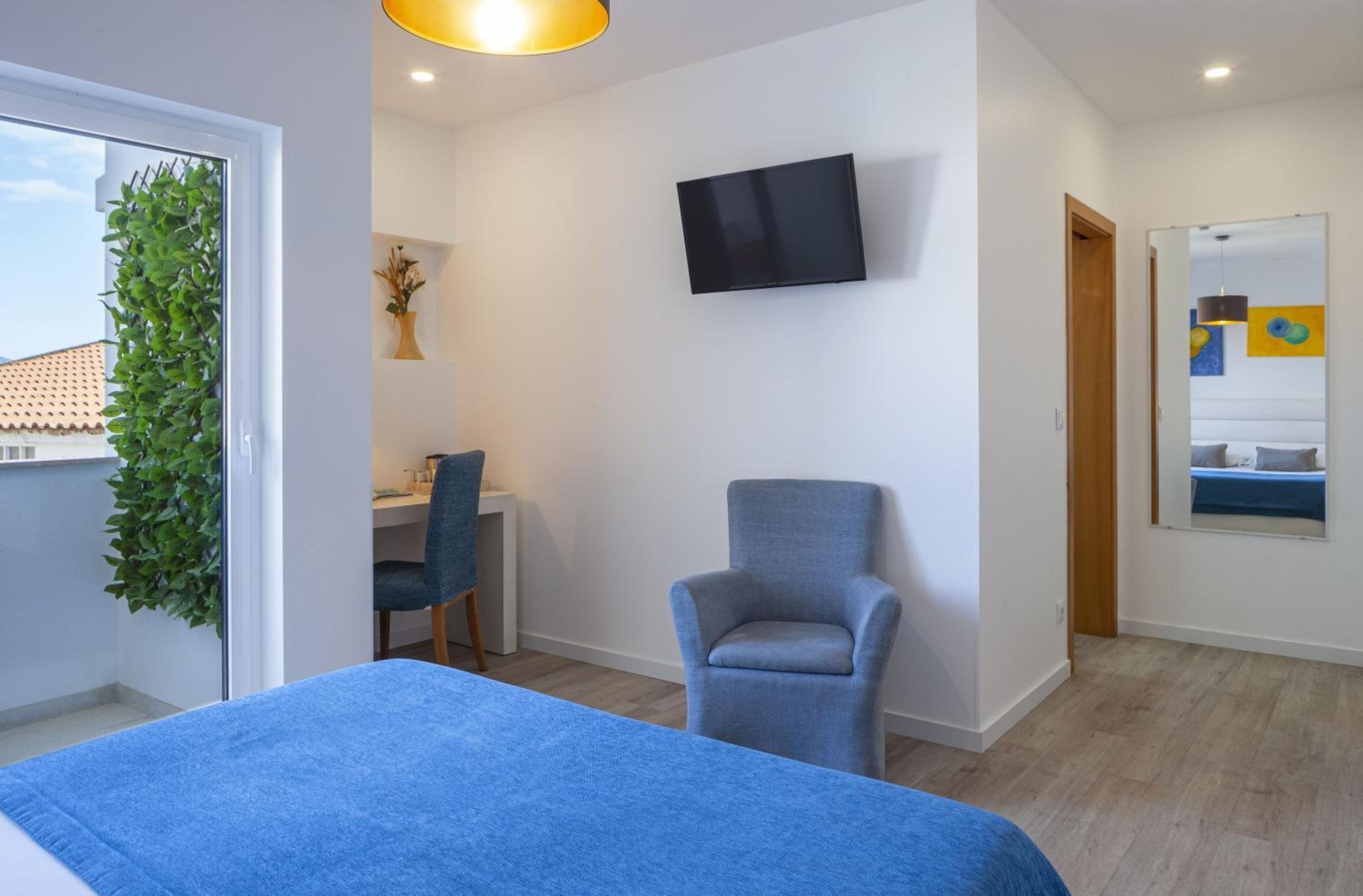 Standard Double or Twin Room - Photo 20