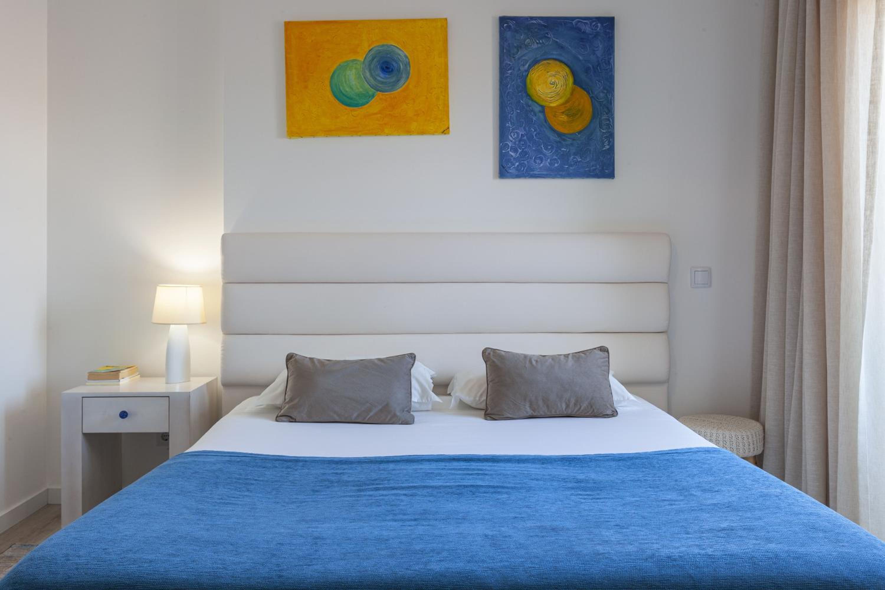 Standard Double or Twin Room - Photo 10