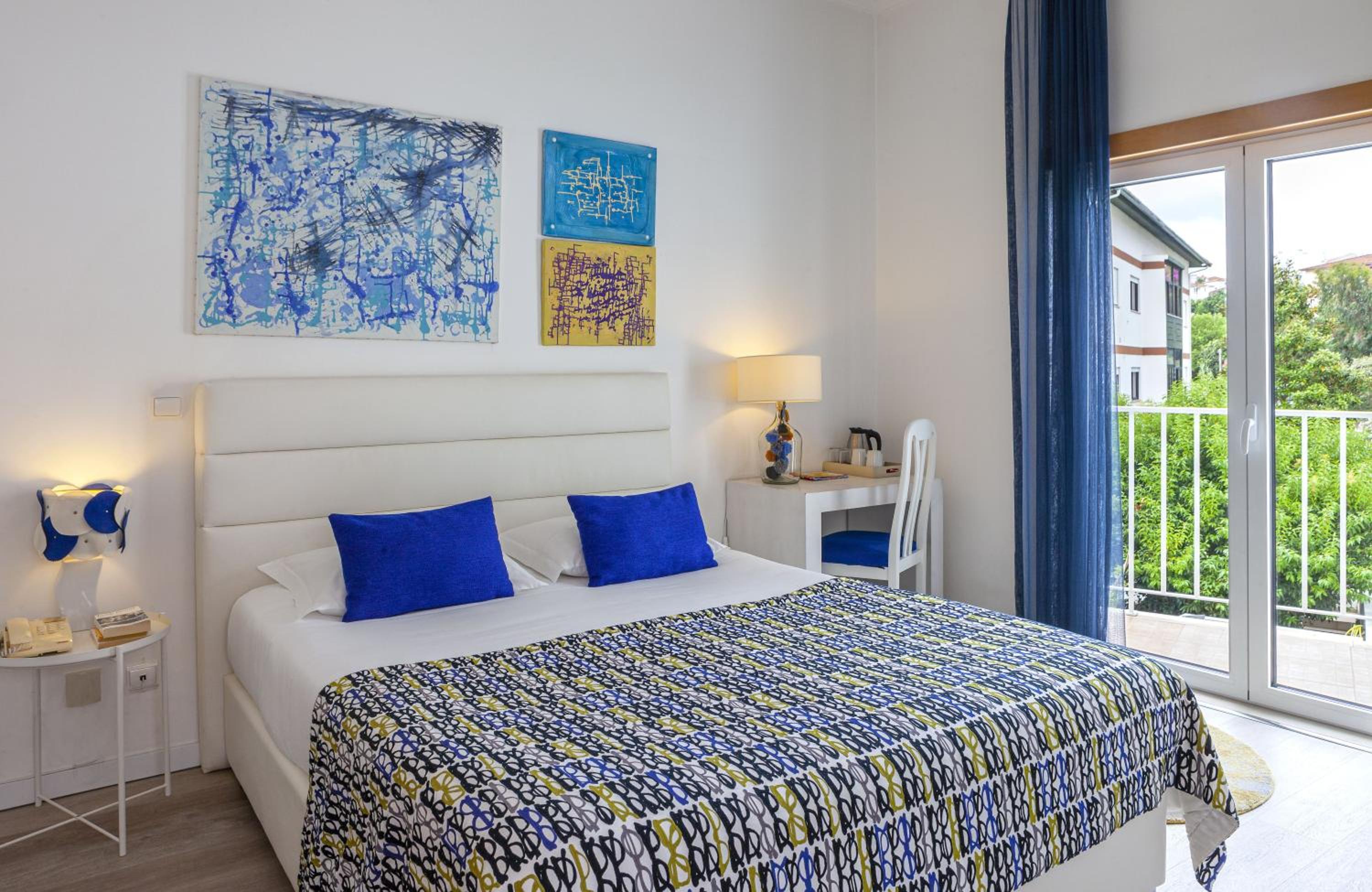 Standard Double or Twin Room - Photo 5
