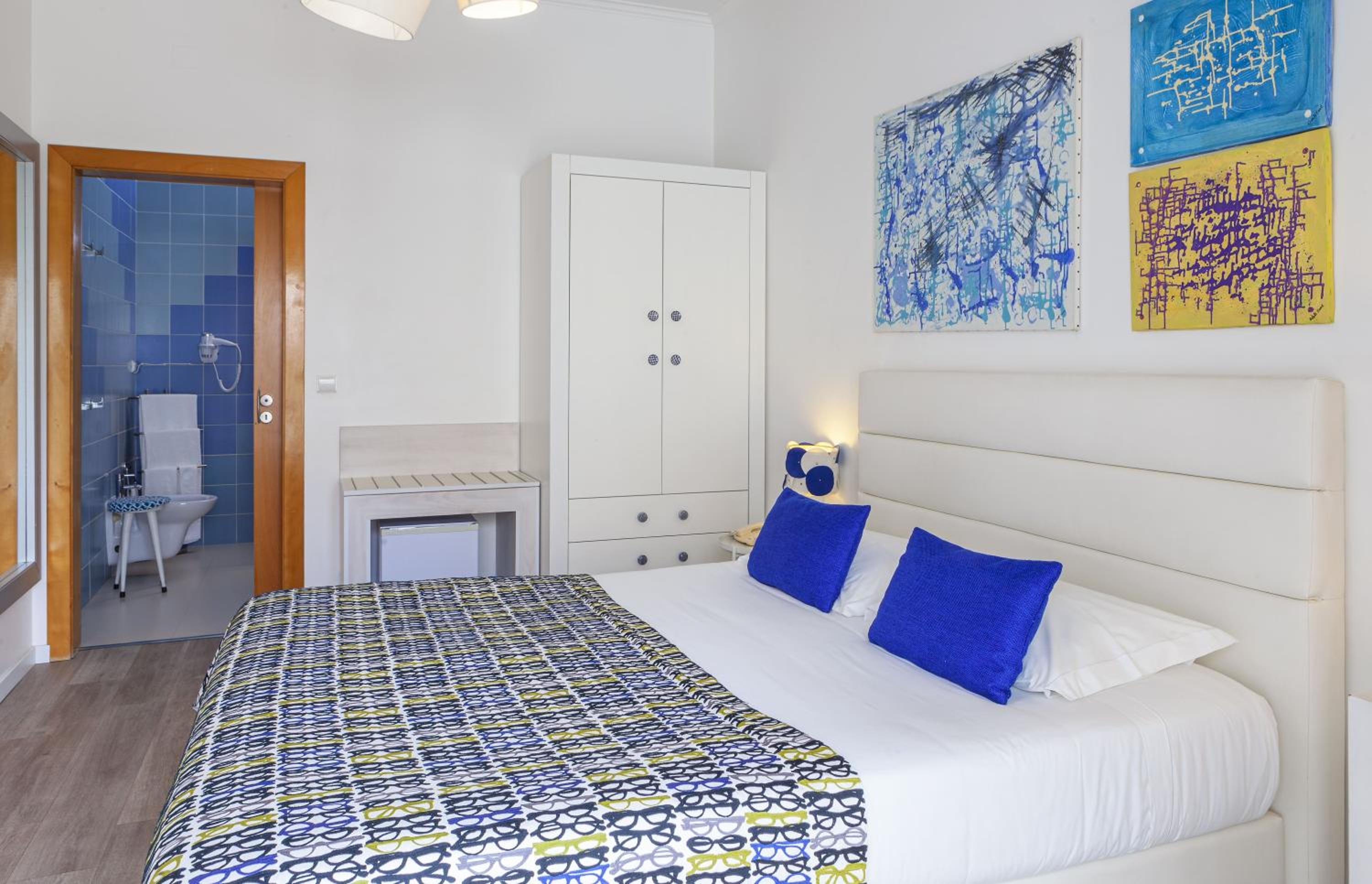 Standard Double or Twin Room - Photo 6