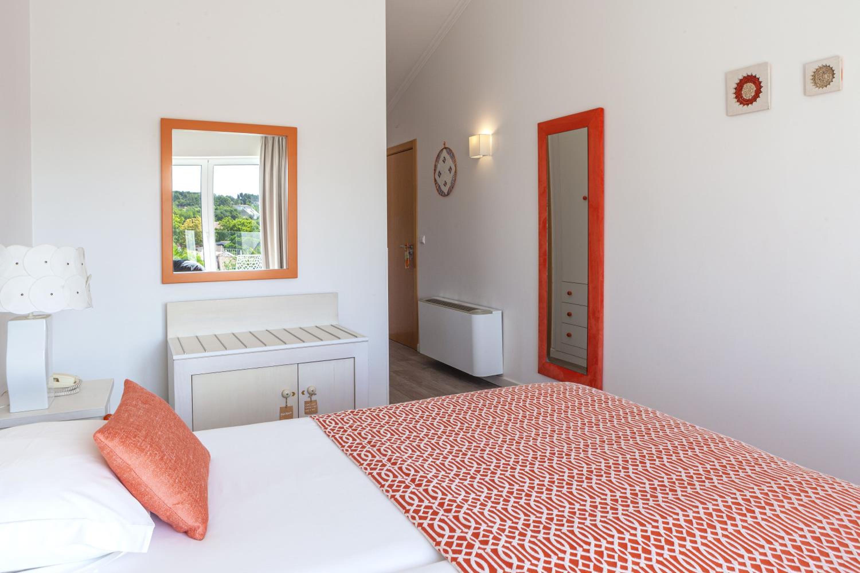 Superior Double Room with Balcony and Monastery View - Photo 9