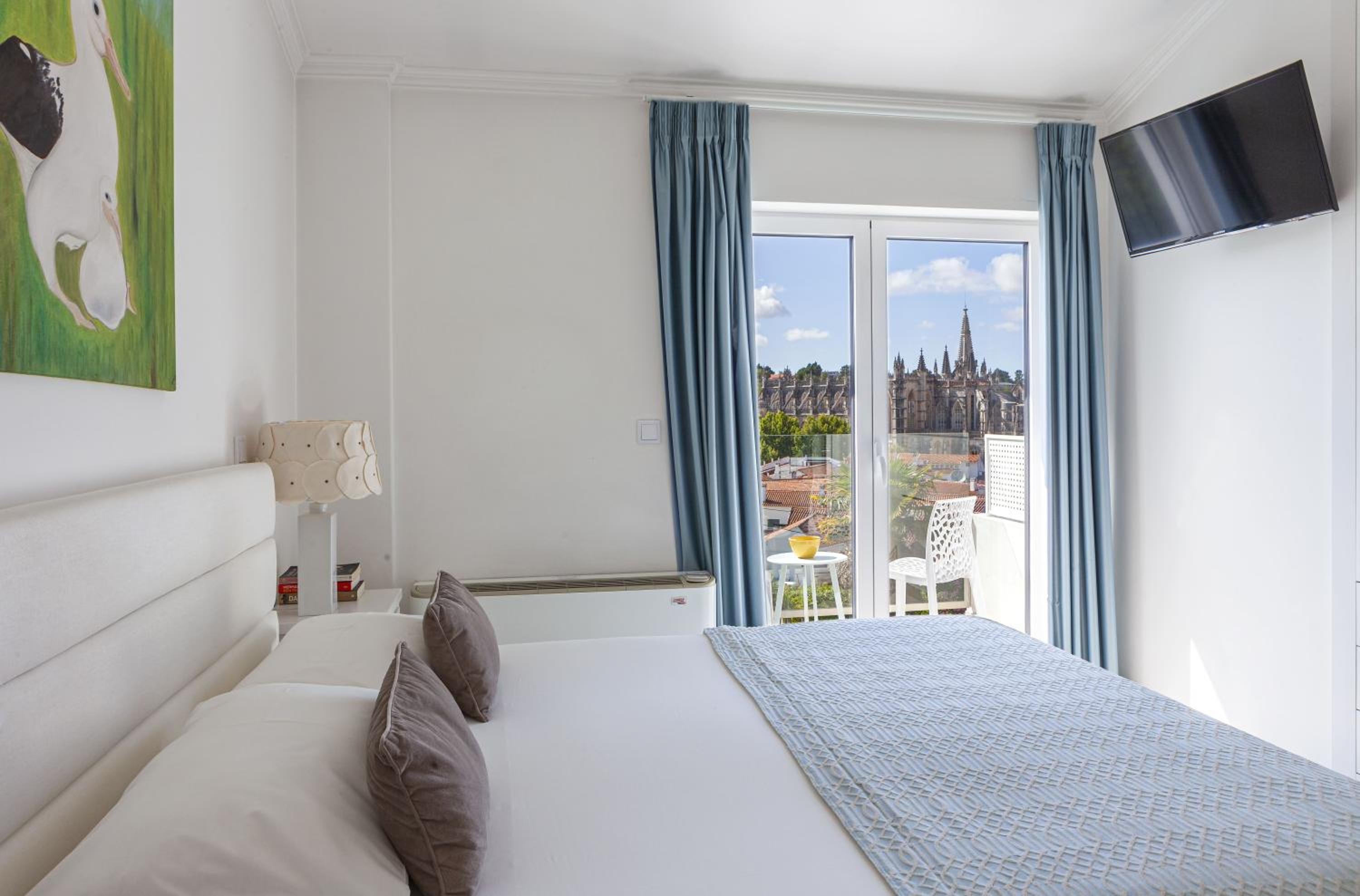 Superior Double Room with Balcony and Monastery View - Photo 13