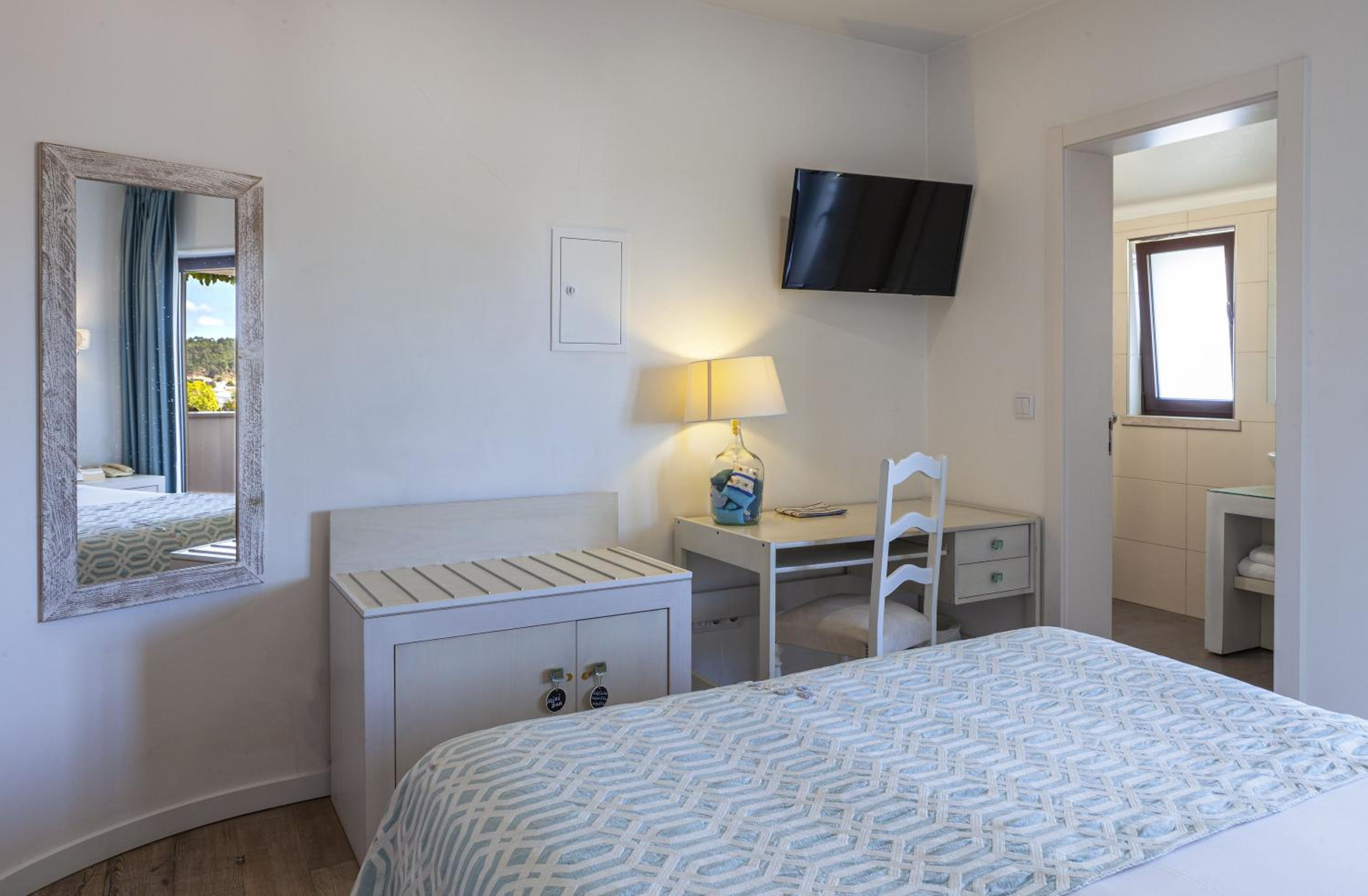 Double Room with Balcony and Monastery View - Photo 14