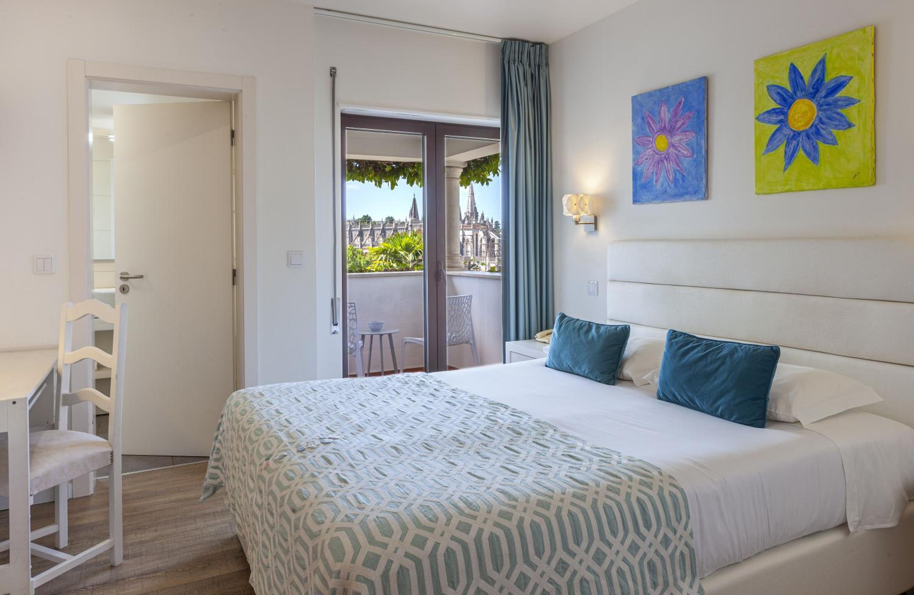 Double Room with Balcony and Monastery View - Photo 1