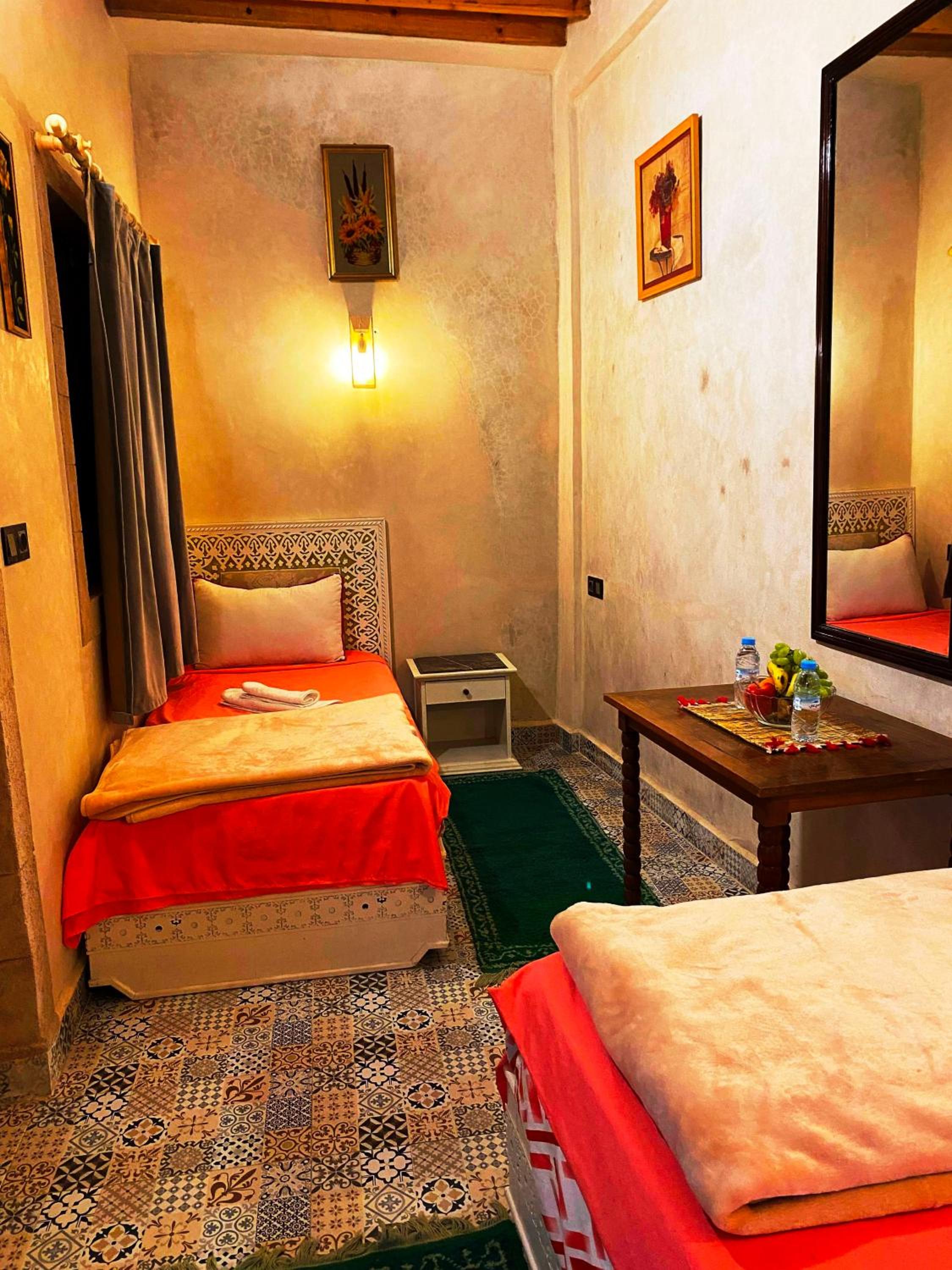 Twin Room with Private Bathroom photo 1