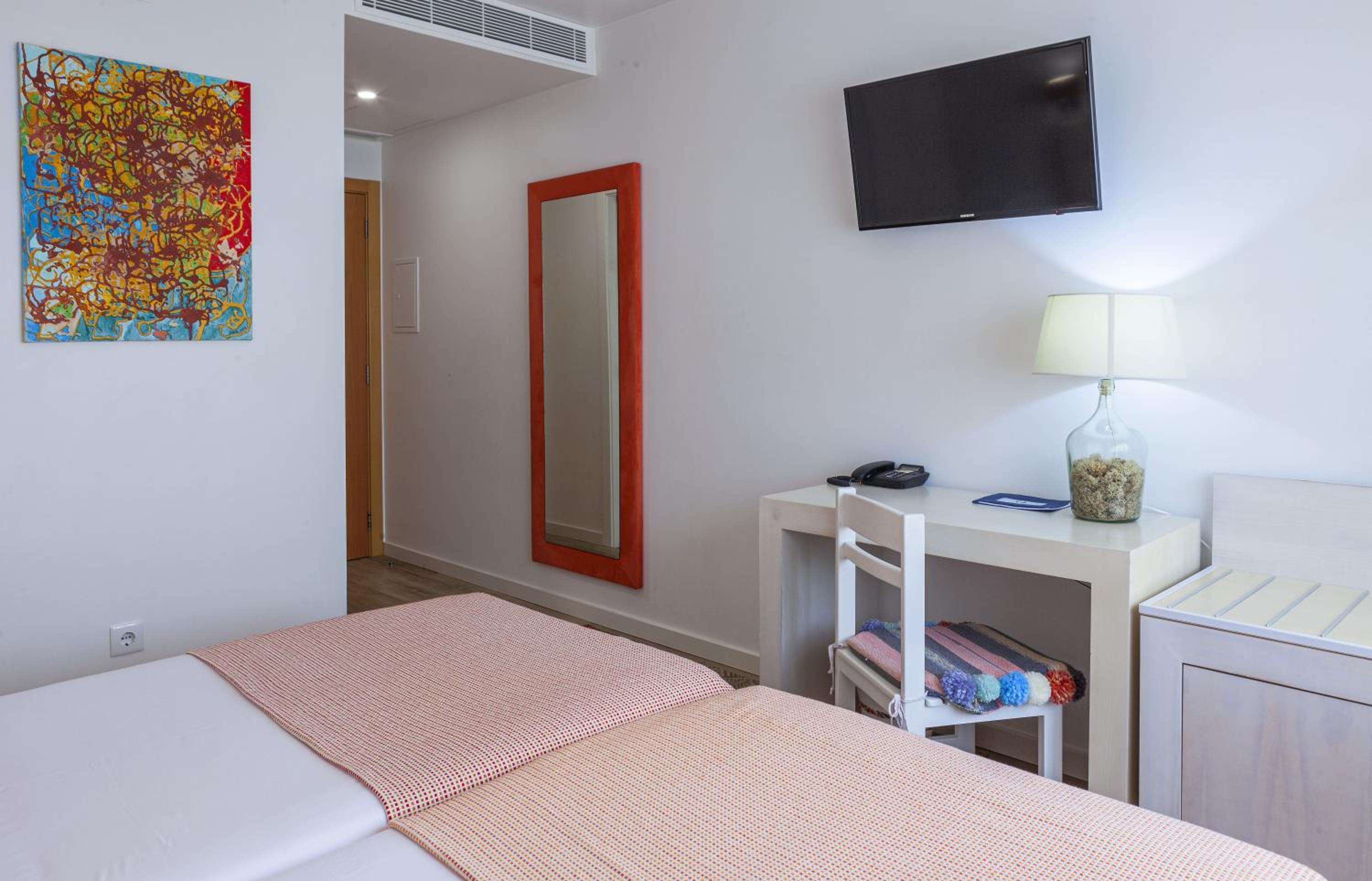Budget Double or Twin Room - Photo 8