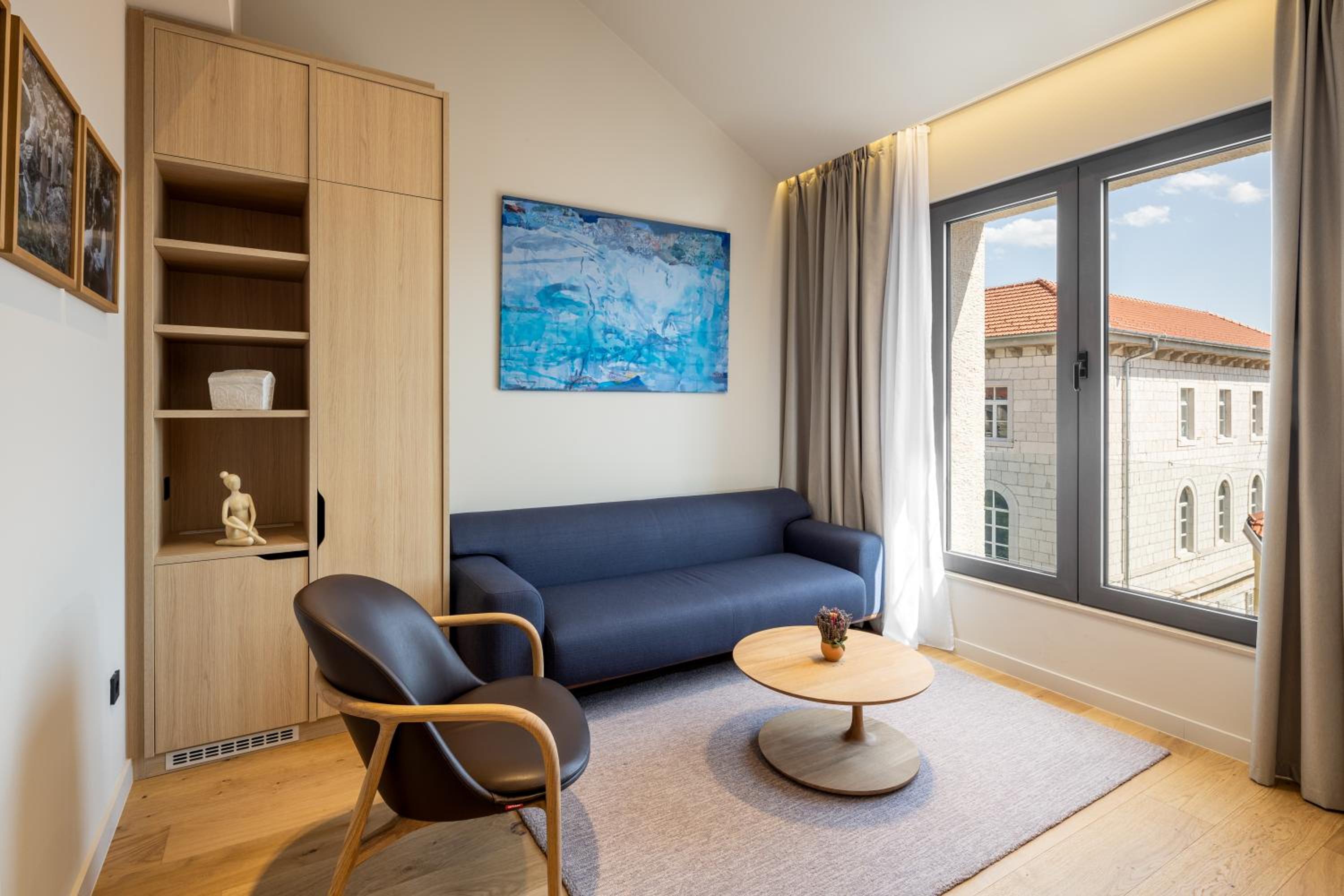 Suite with Mountain View