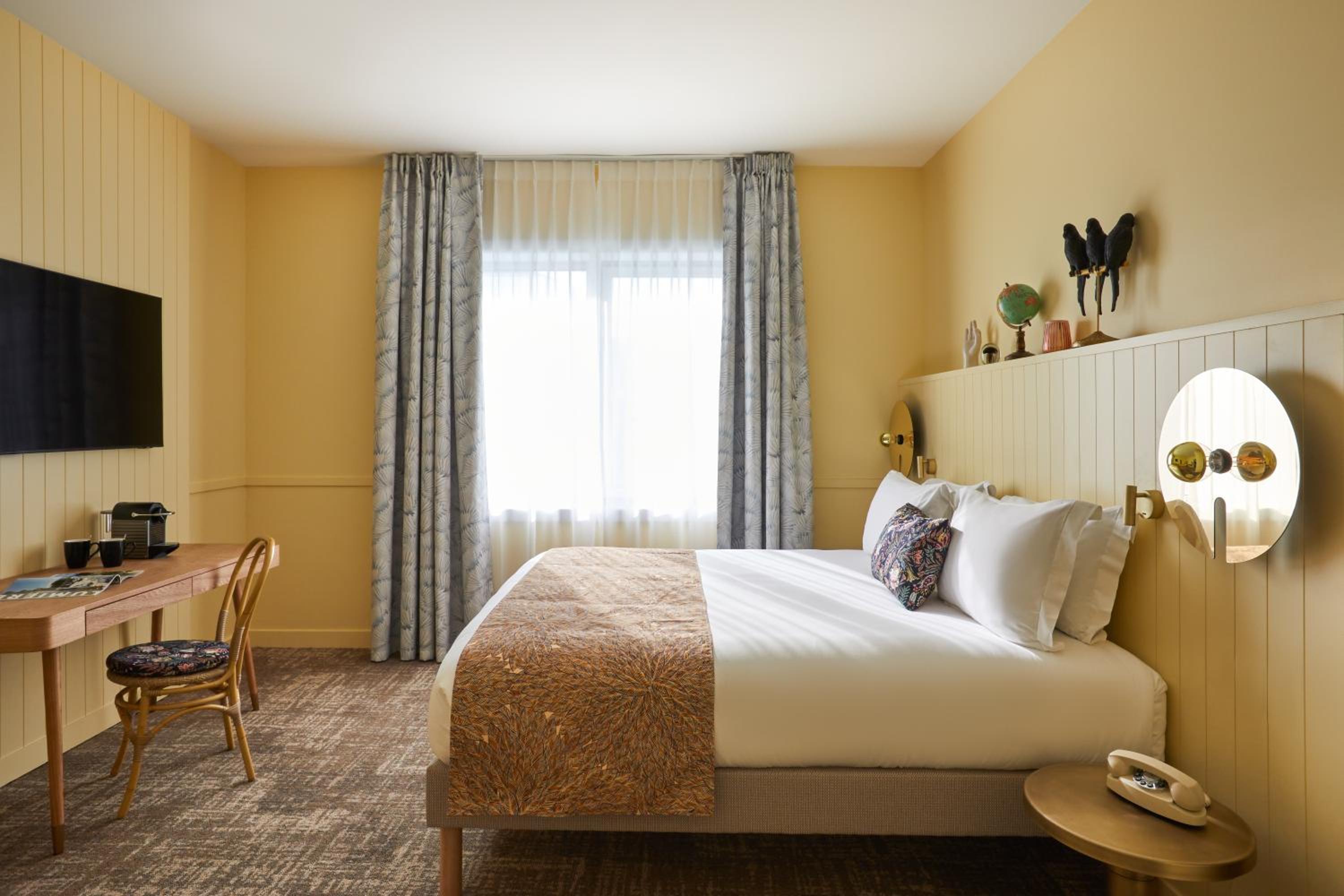 King Suite with Sofa Bed - Photo 3