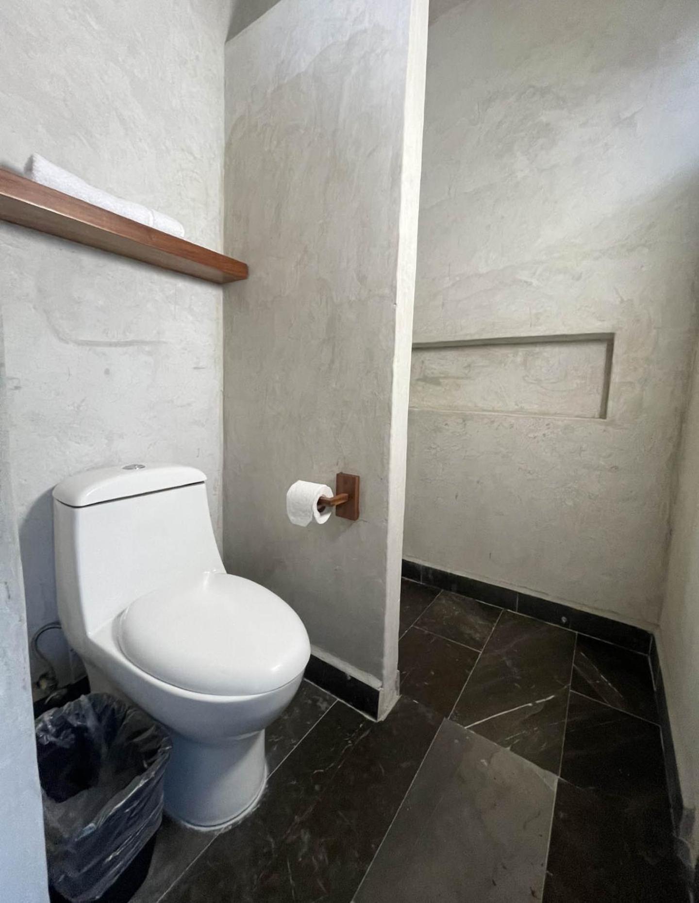 King Room with Lake View - Photo 13