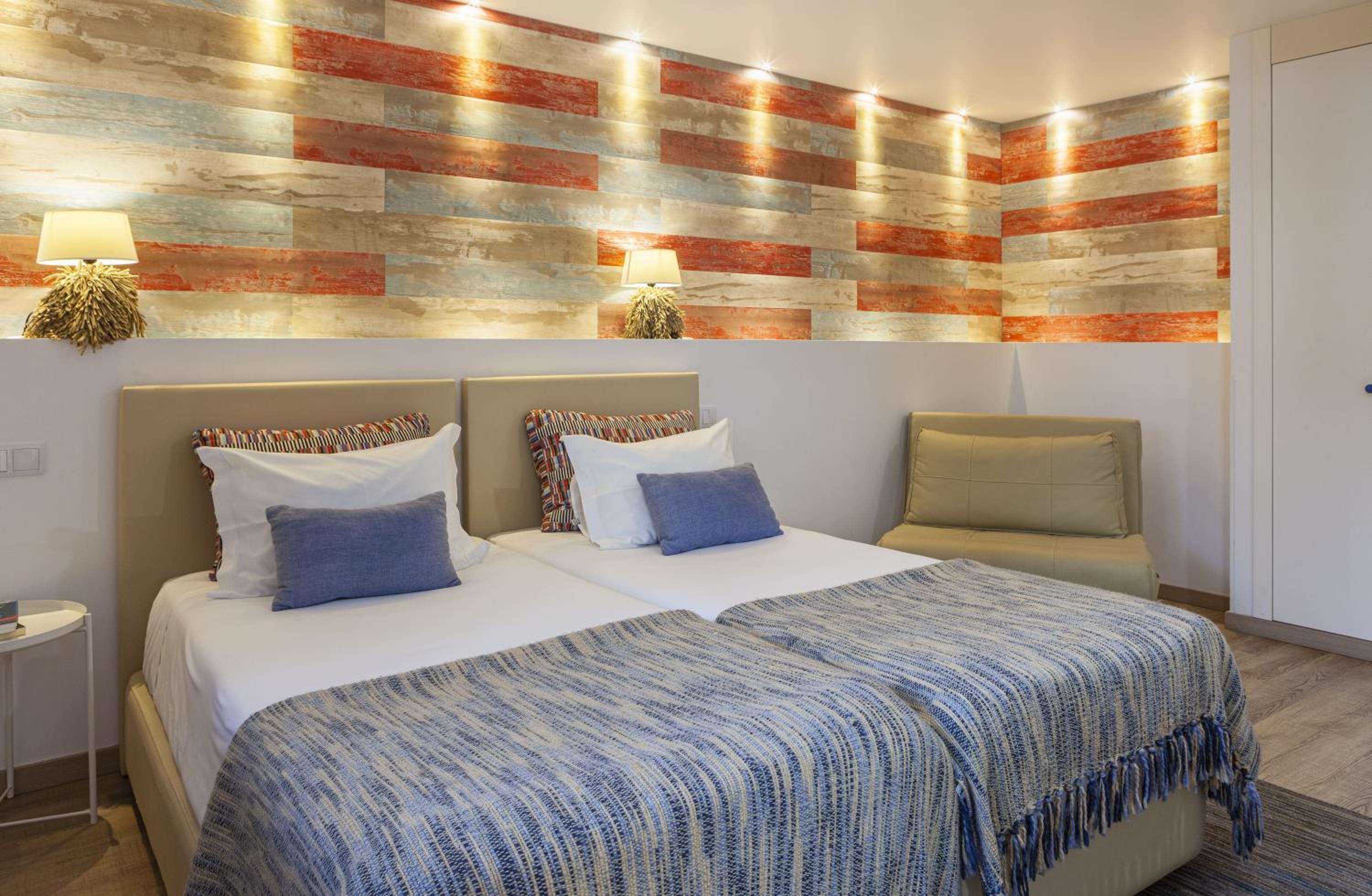 Double Room with Extra Bed - Photo 1