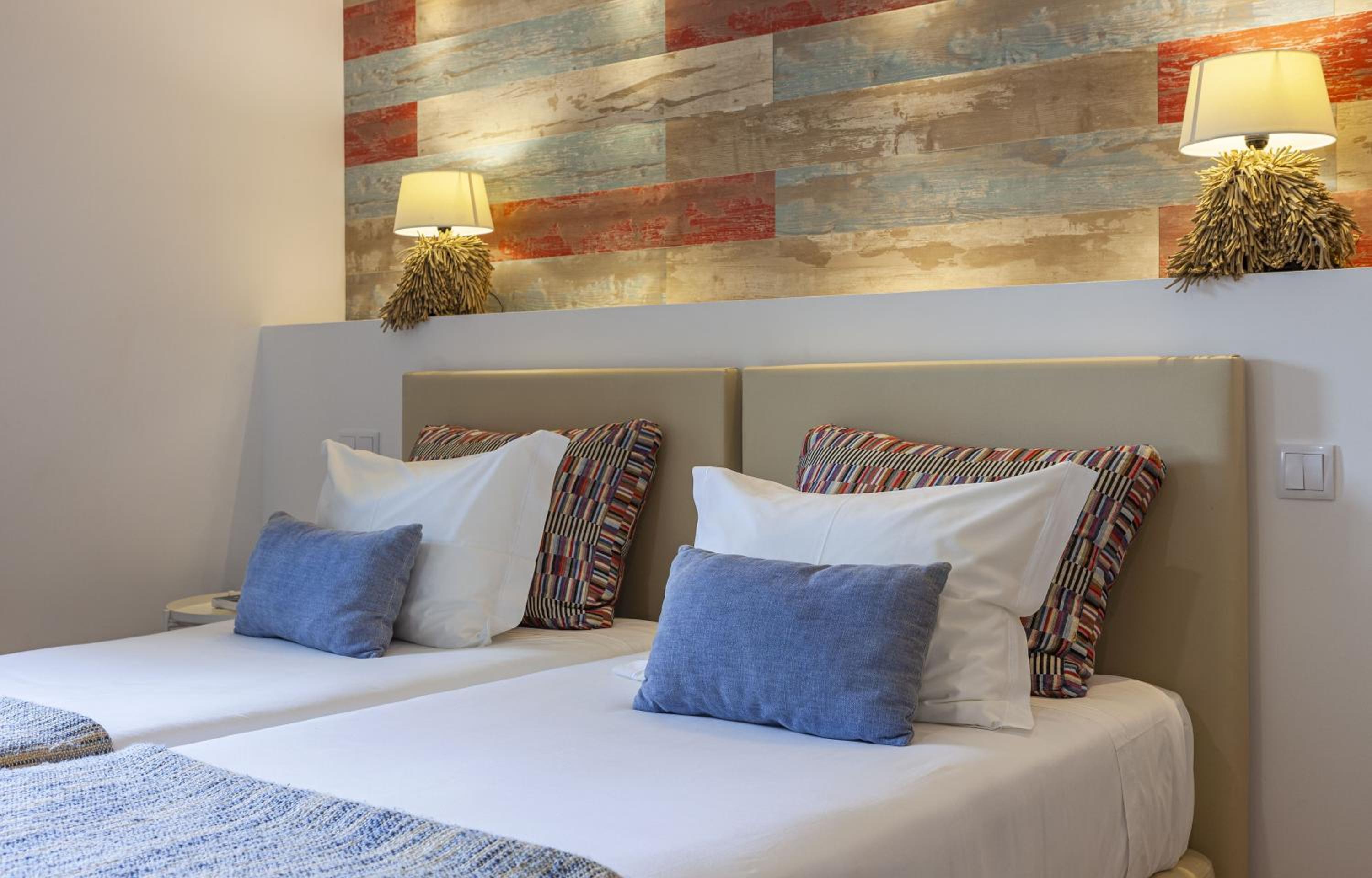 Double Room with Extra Bed - Photo 2