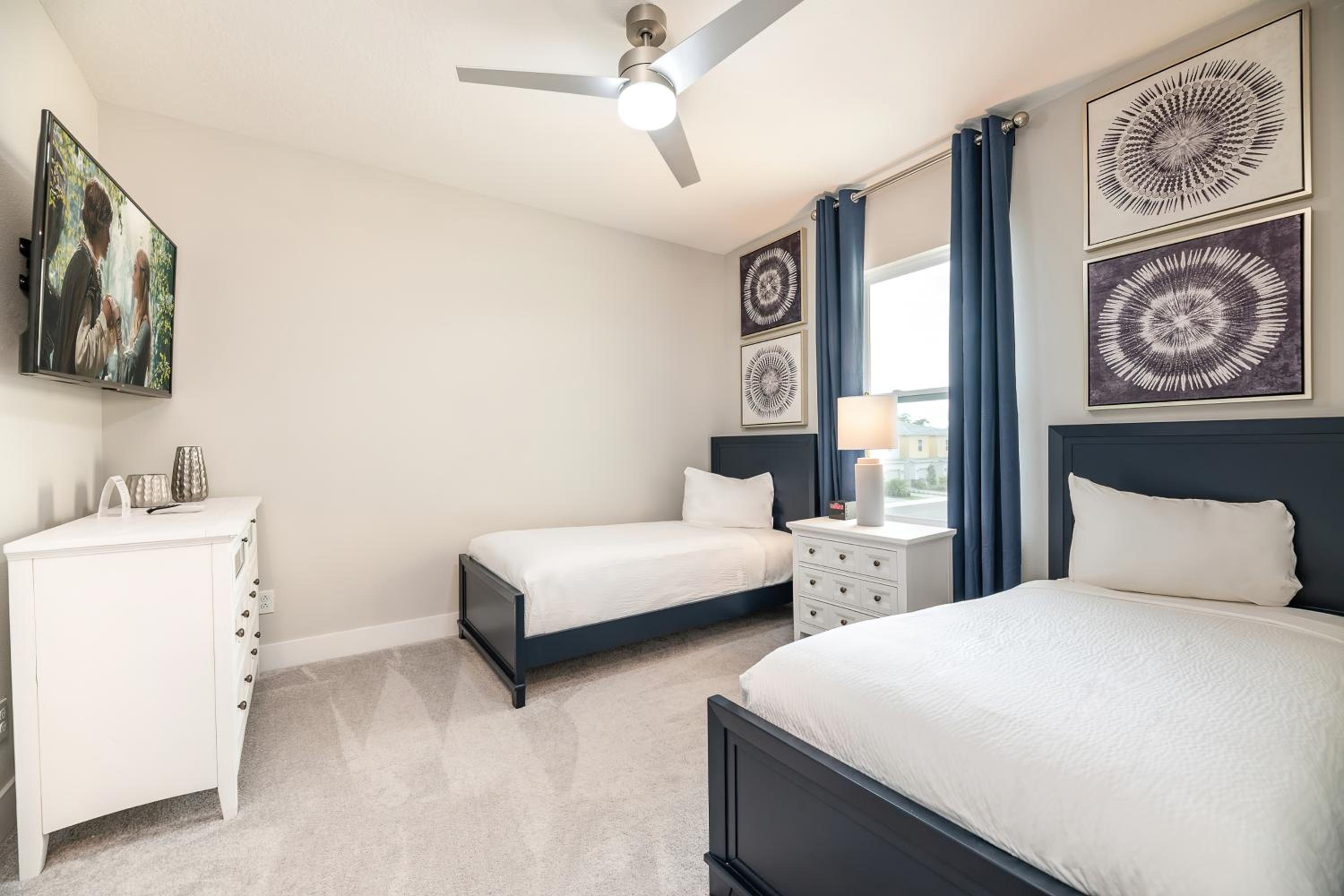 3 Bedroom Luxury Townhome w/Patio - Photo 5