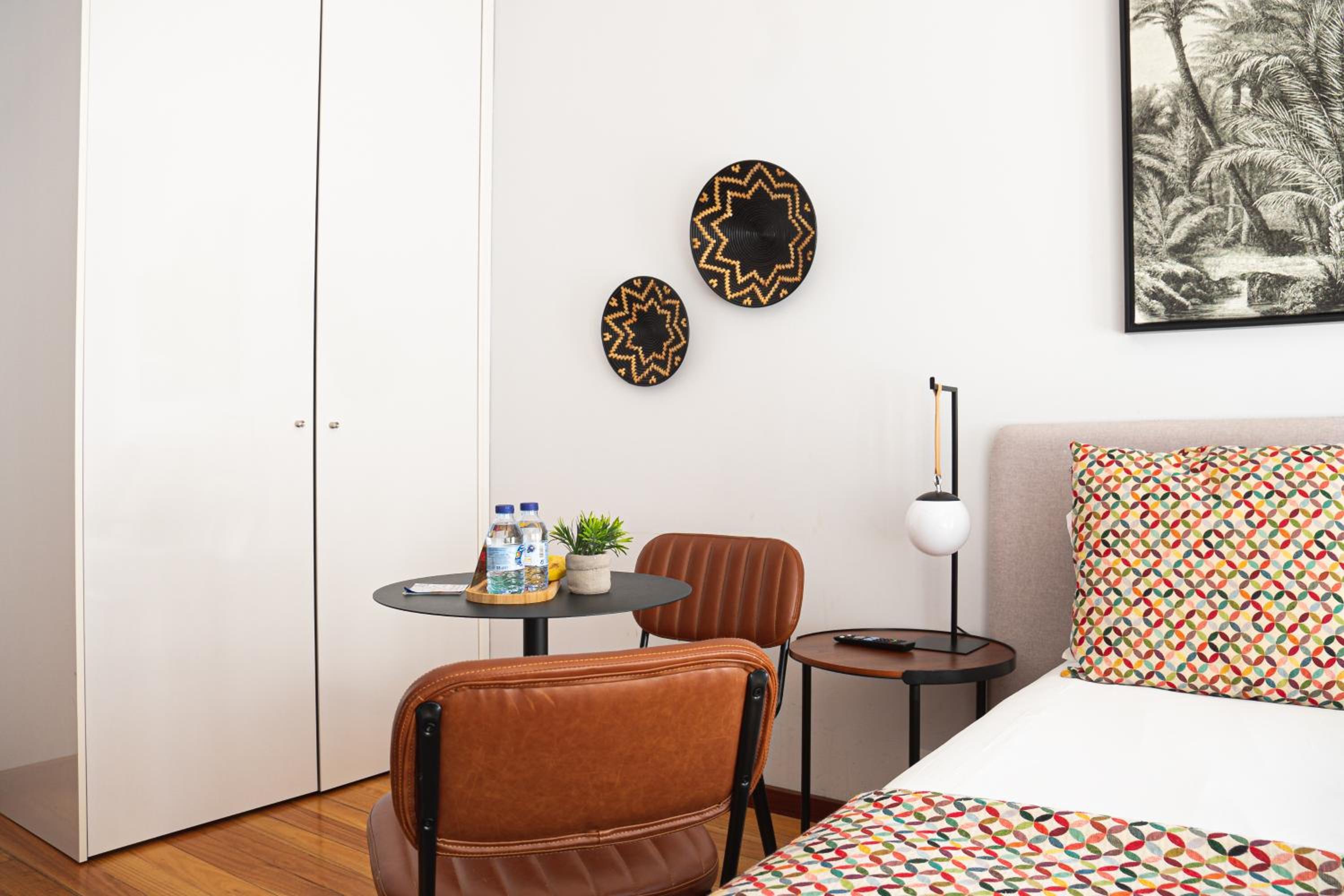 One-Bedroom Apartment - Photo 4