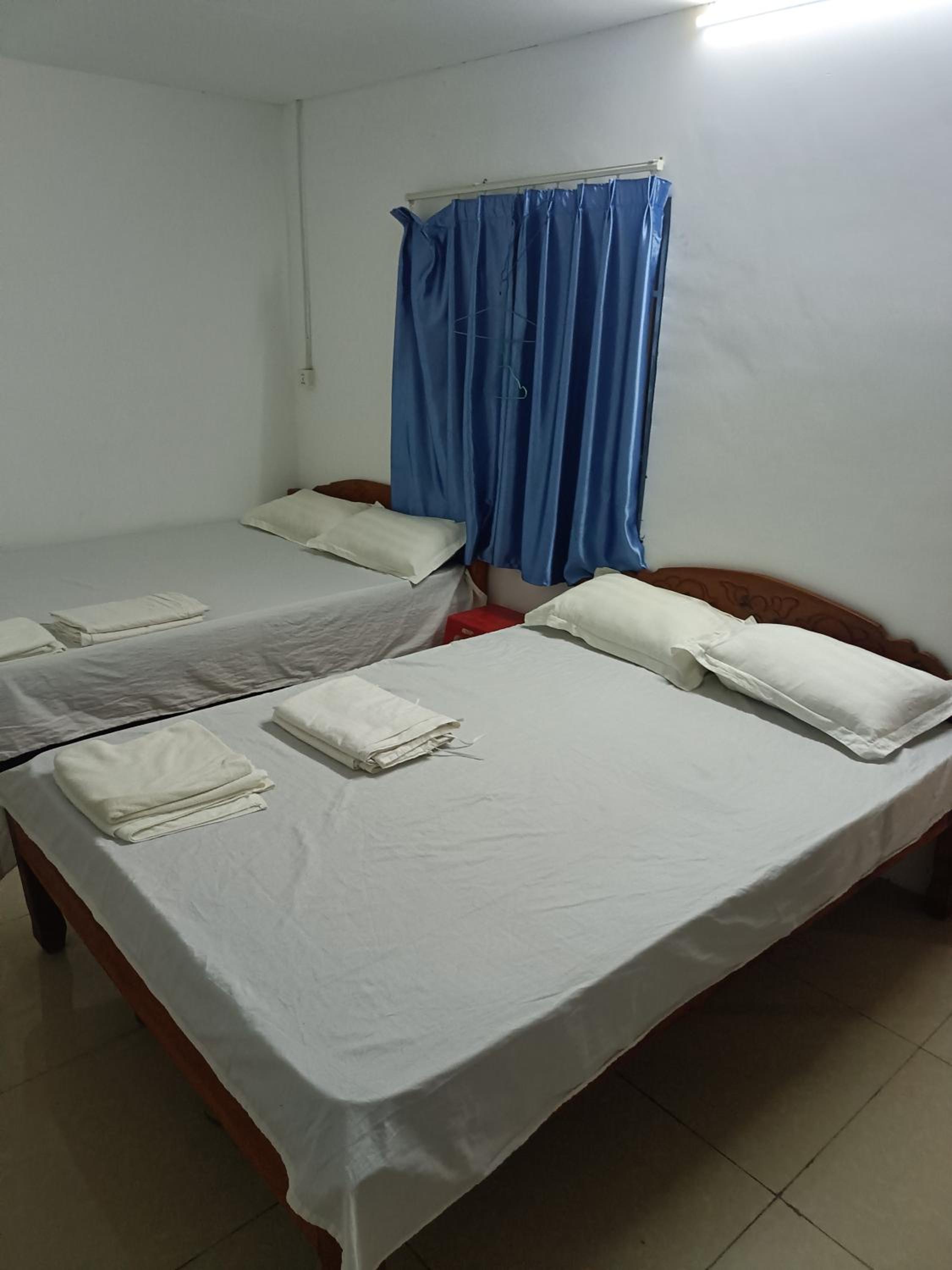 Quadruple Room With Private Bathroom - Photo 3