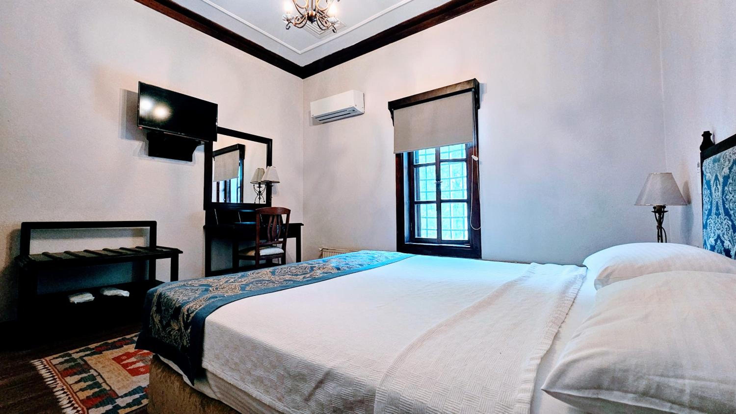 Standard King Room photo 1