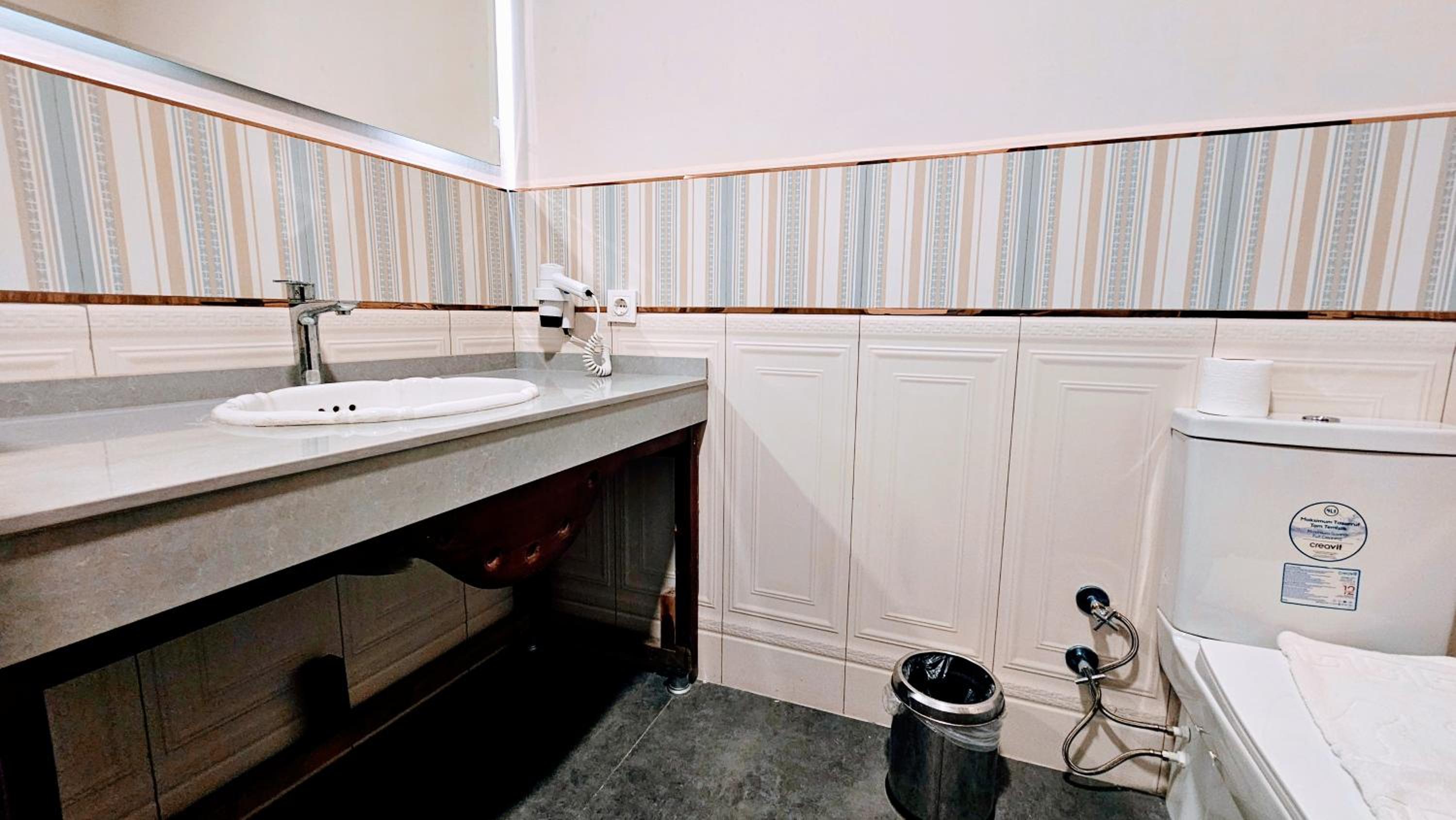 Standard King Room photo 2