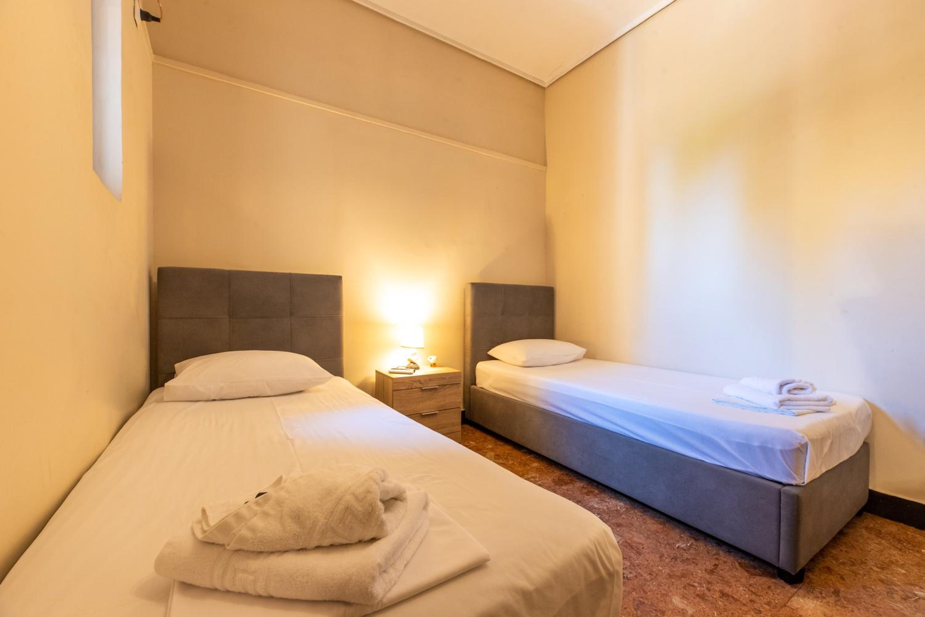 Studio Apartment - Photo 11
