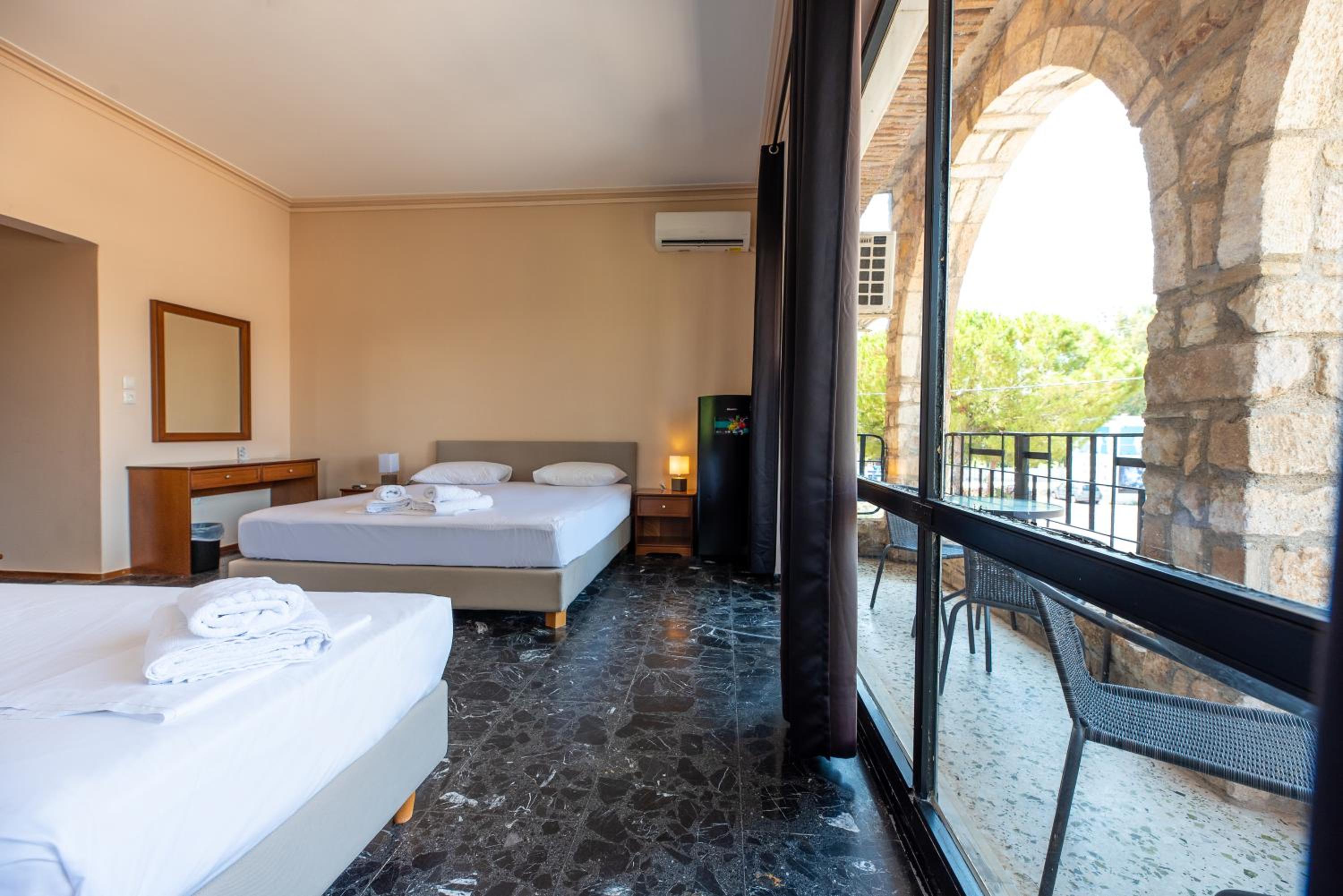 Apartment with Terrace - Photo 17