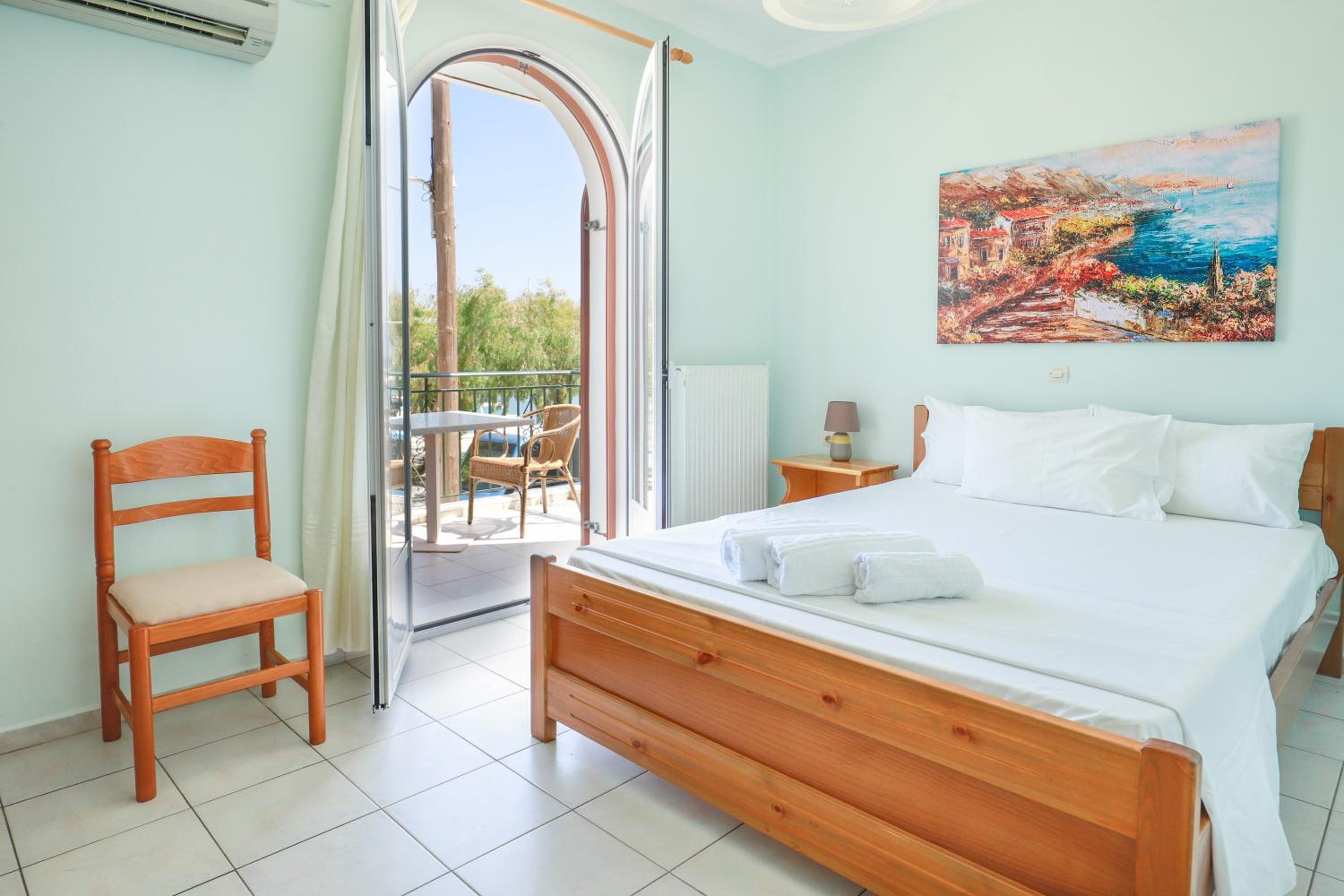 Small Double Room photo 1