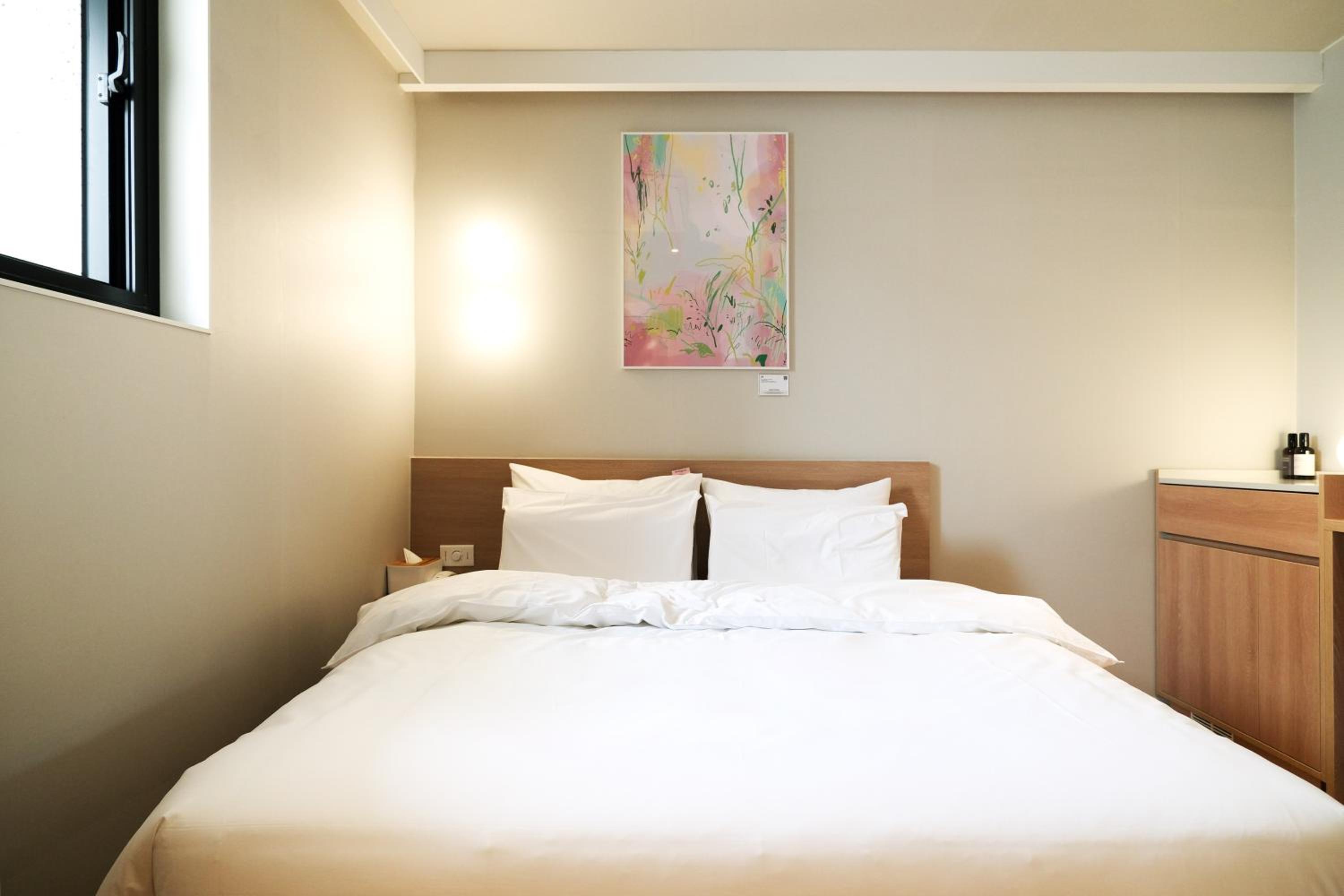 Deluxe Double Room with Hair Styling Tools photo 2
