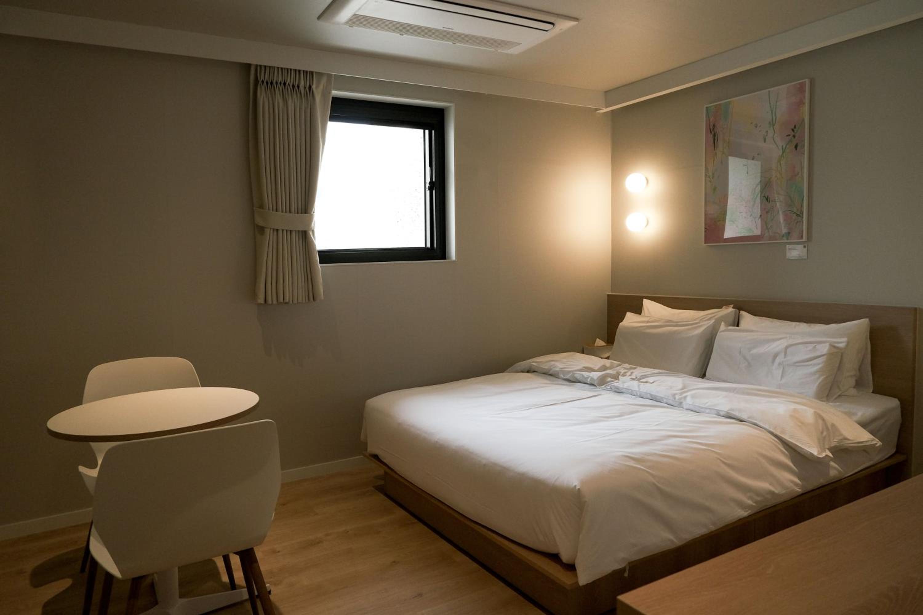 Deluxe Double Room with Hair Styling Tools photo 3