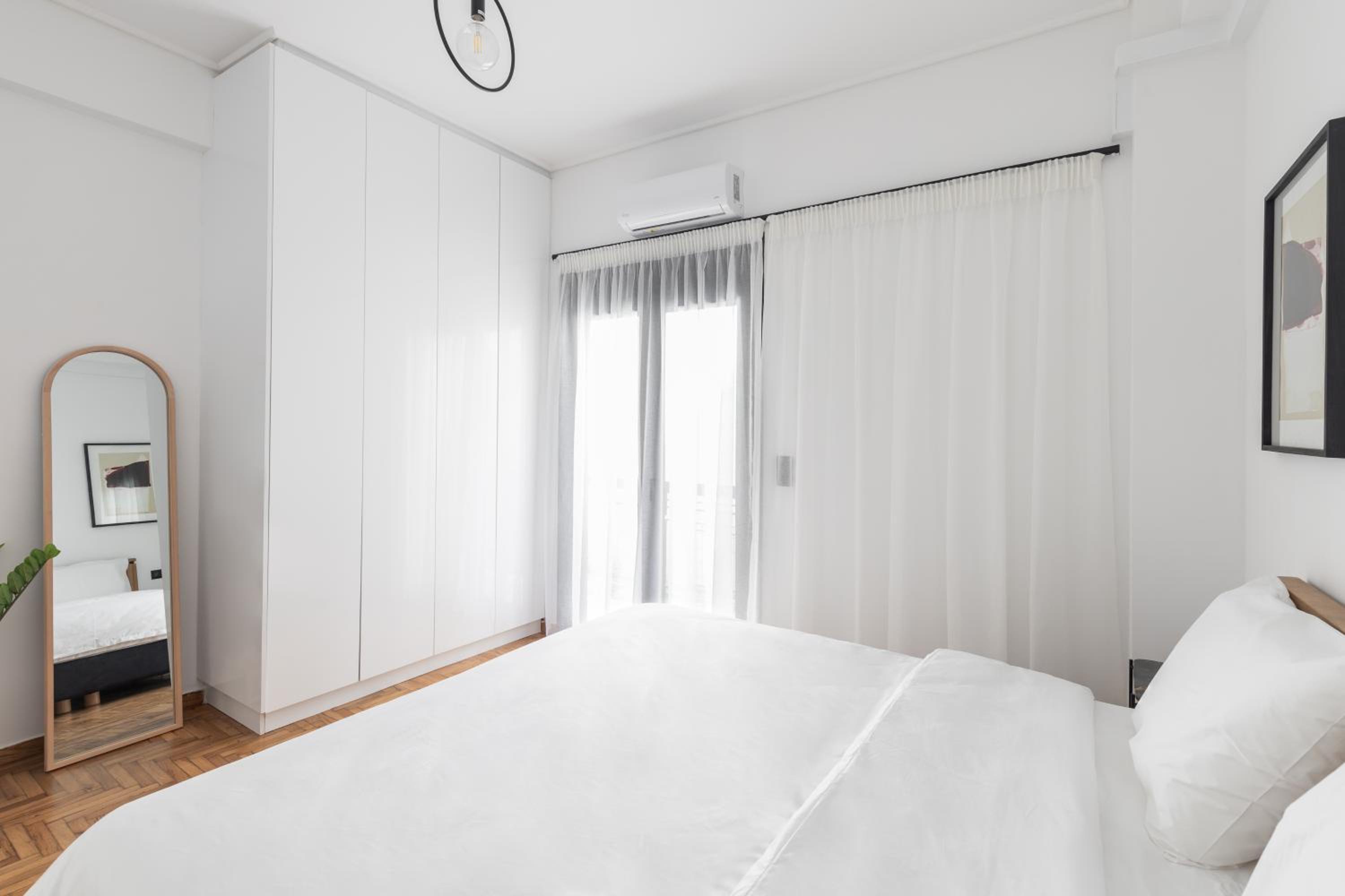One Bedroom Apartment with Balcony photo 3