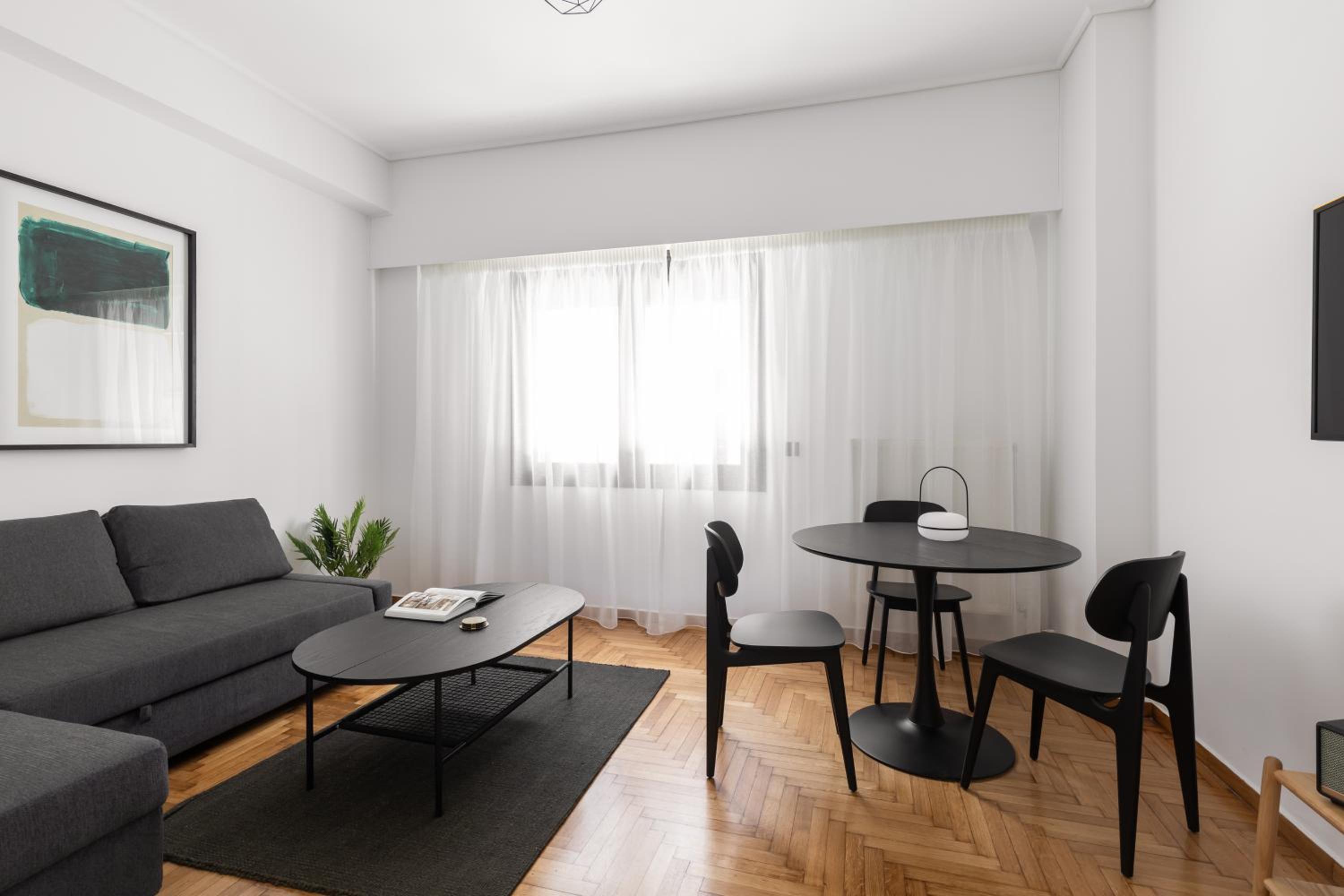 One Bedroom Apartment with Balcony photo 1