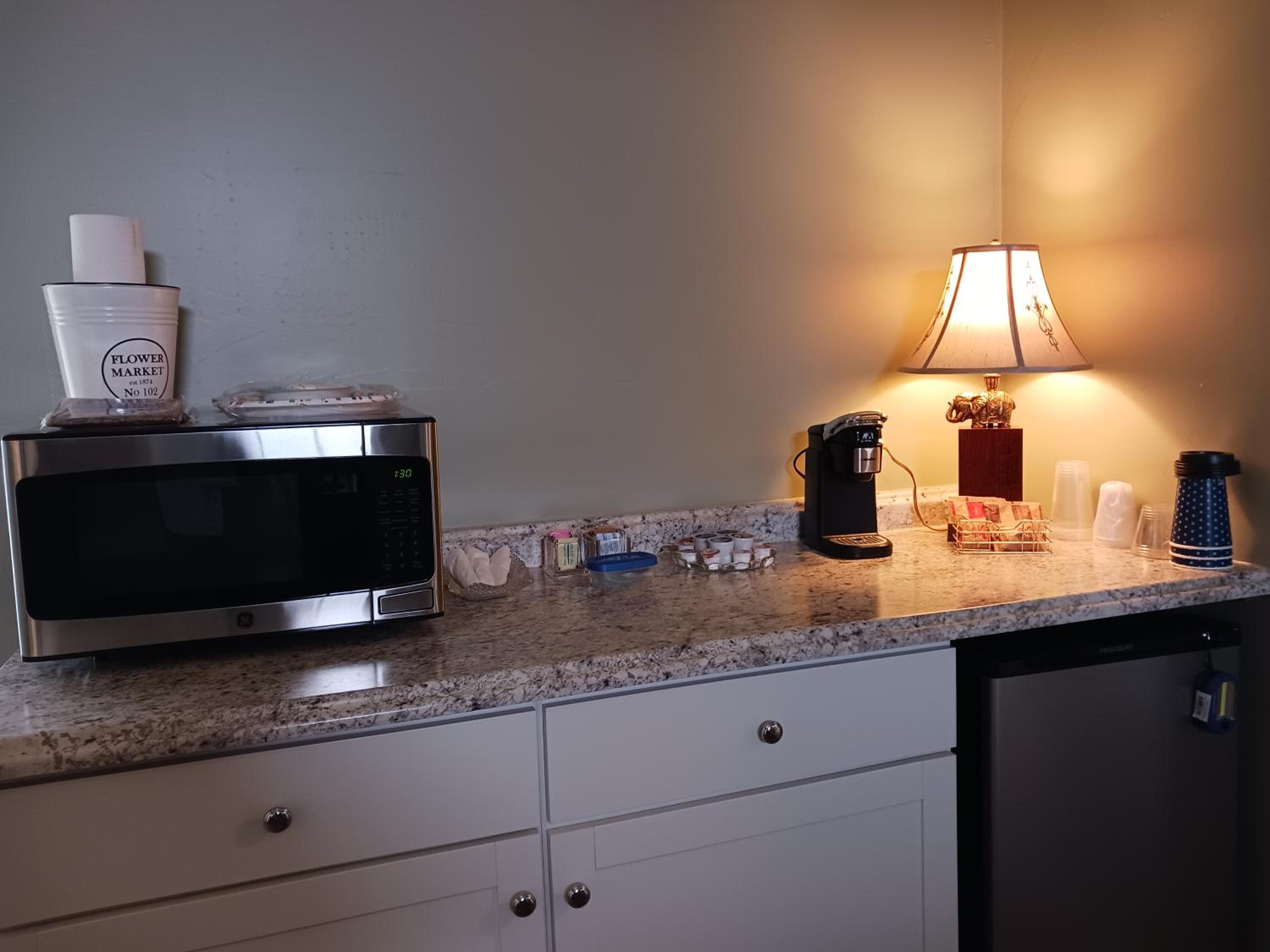 Deluxe Queen Suite photo 2